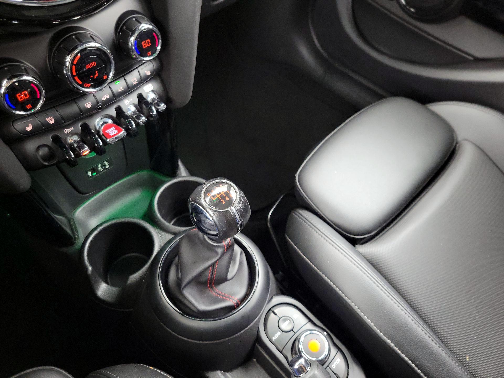 Thumbnail: 2018 MINI Cooper Hardtop - 16