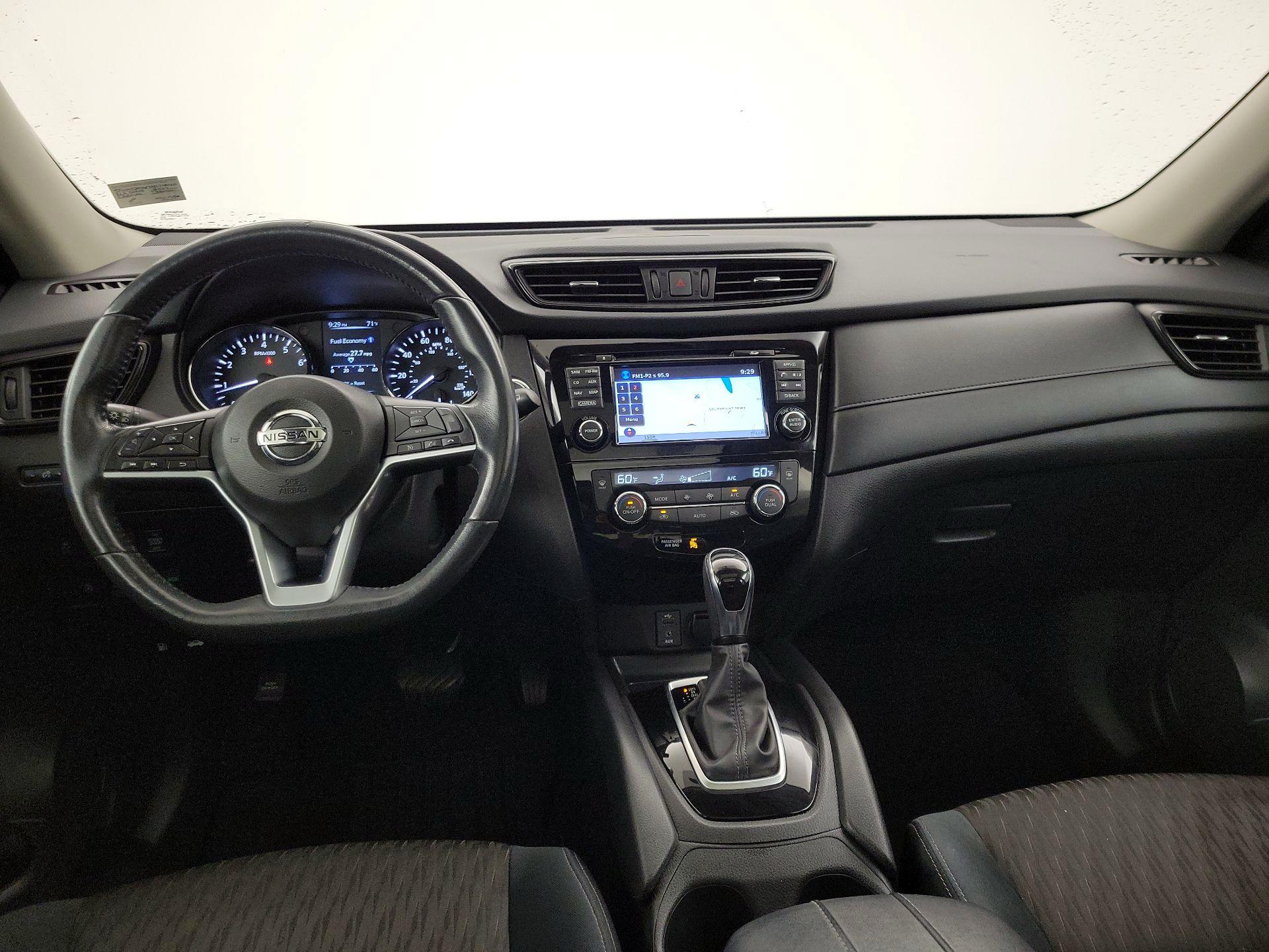 Thumbnail: 2017 Nissan Rogue - 9
