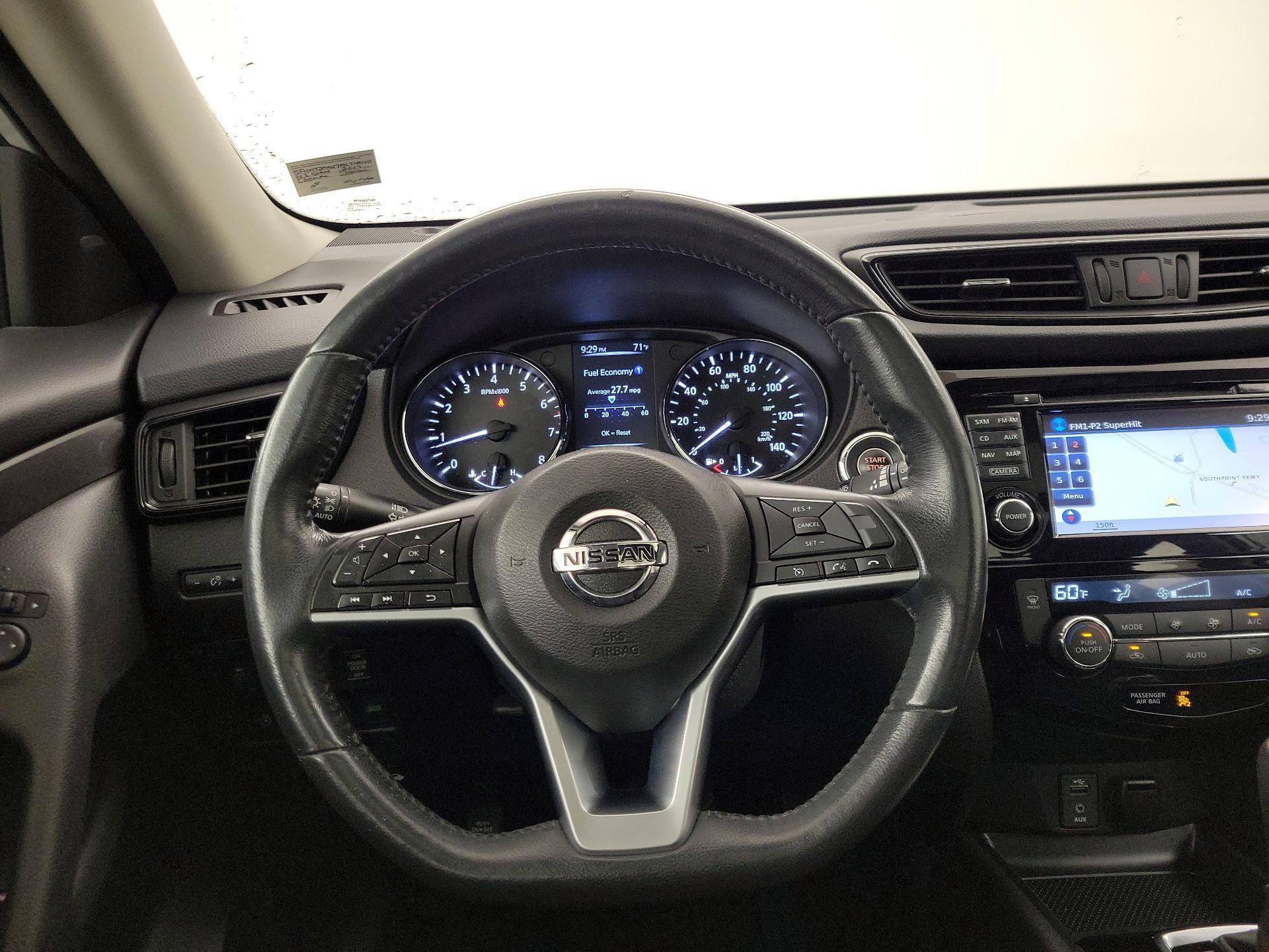 Thumbnail: 2017 Nissan Rogue - 10