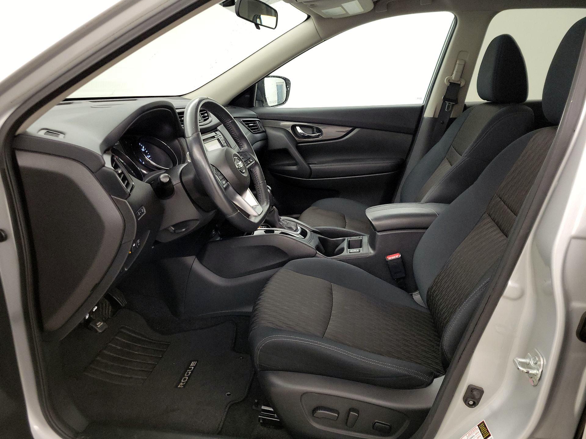 Thumbnail: 2017 Nissan Rogue - 11