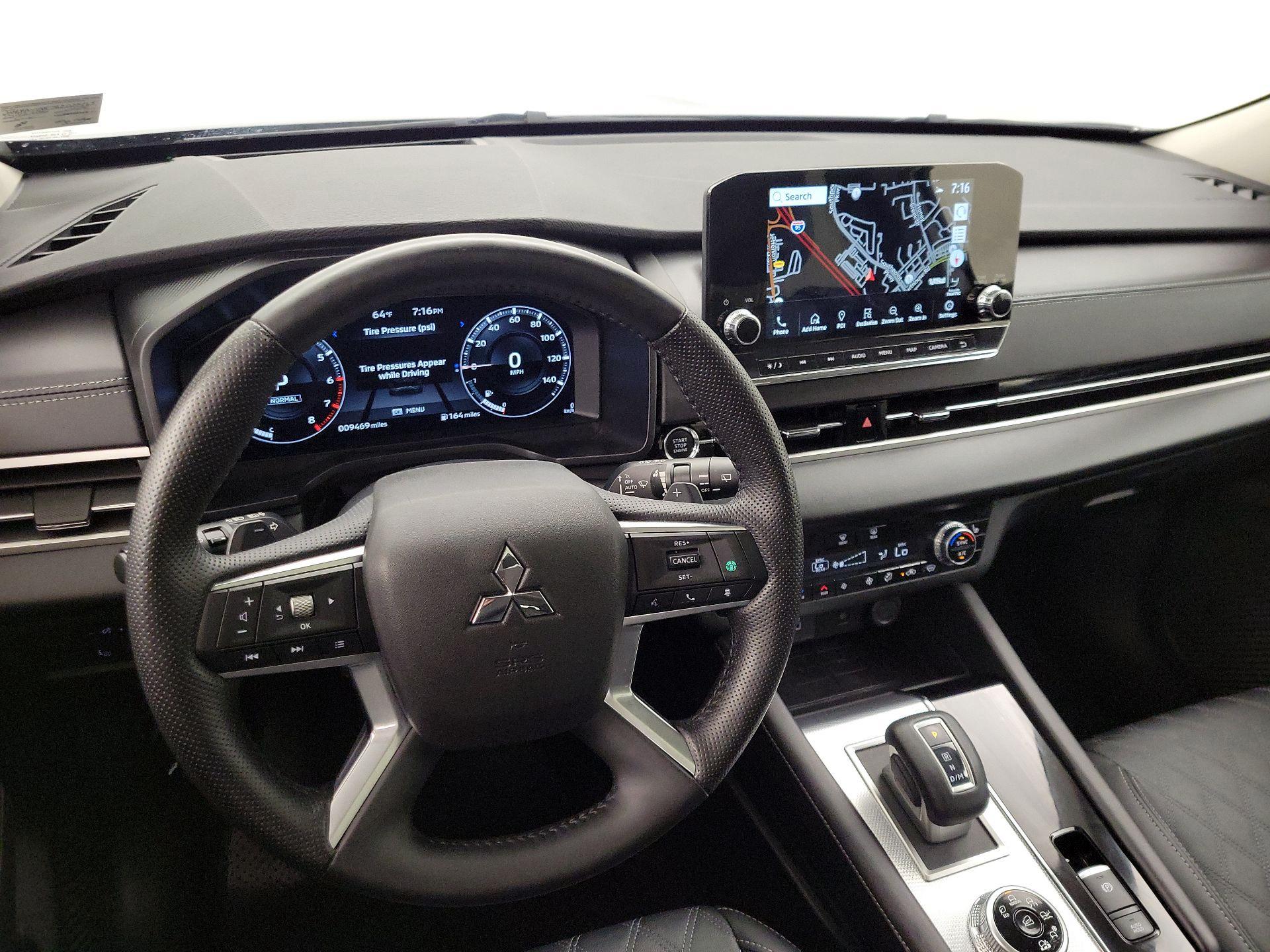 Thumbnail: 2024 Mitsubishi Outlander - 9