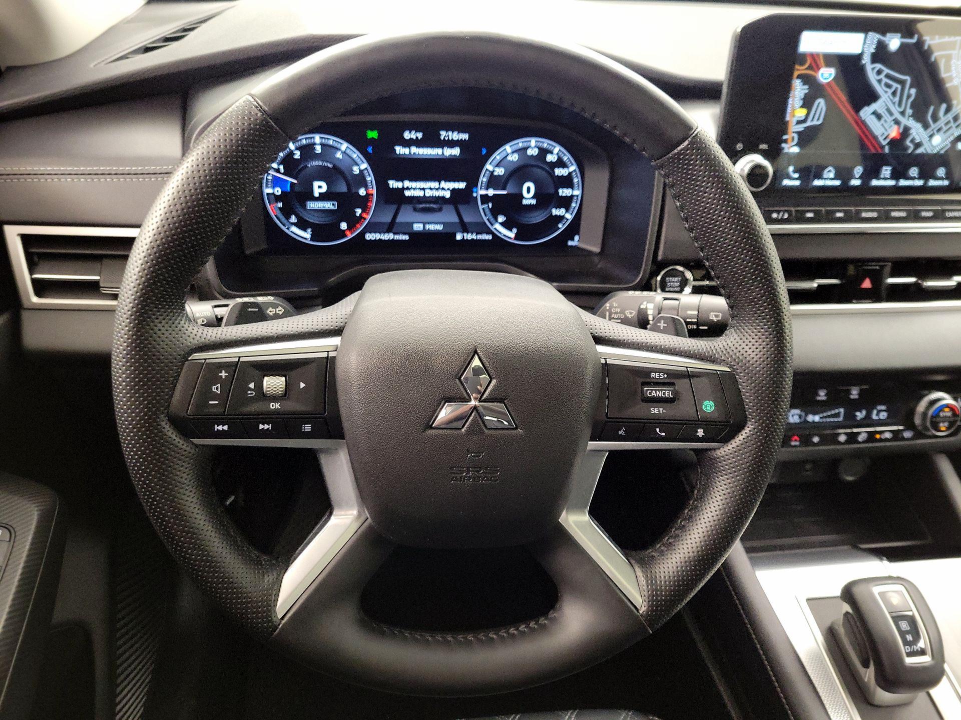 Thumbnail: 2024 Mitsubishi Outlander - 10