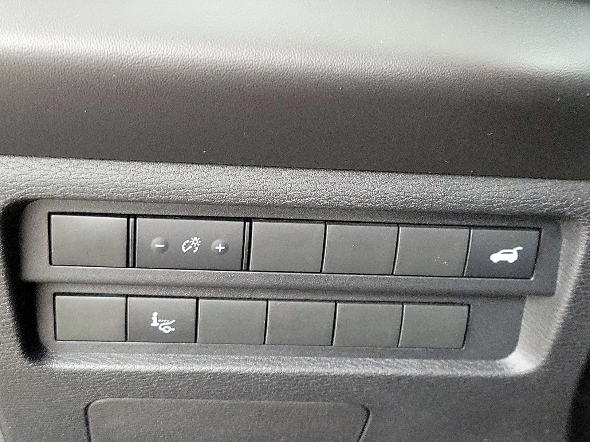 Thumbnail: 2024 Mitsubishi Outlander - 13