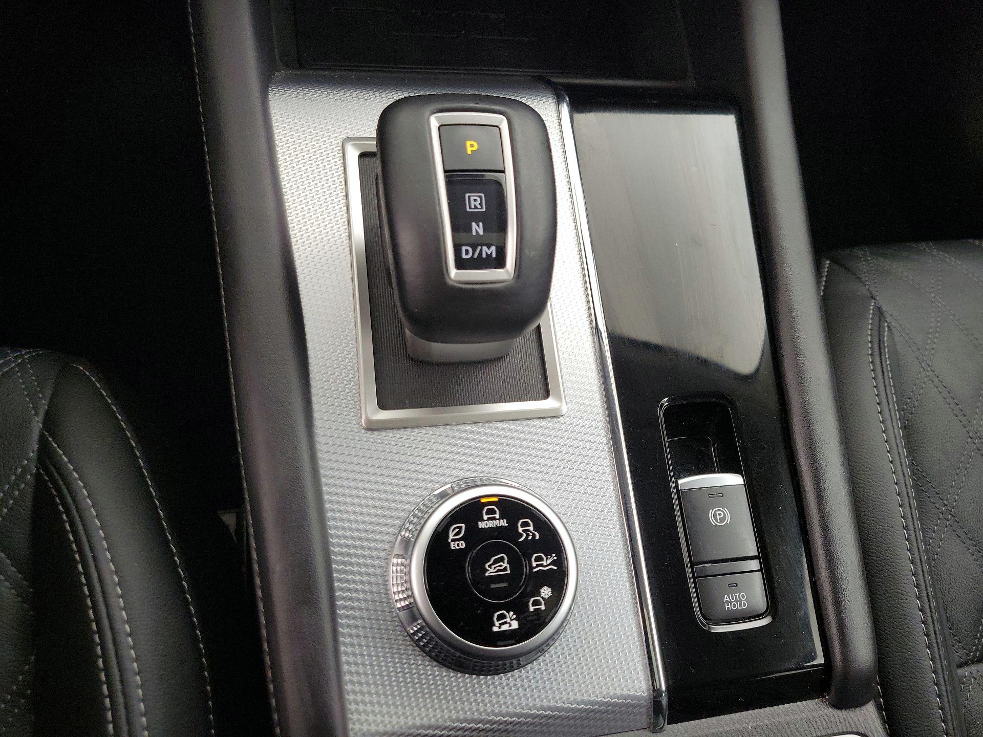 Thumbnail: 2024 Mitsubishi Outlander - 18