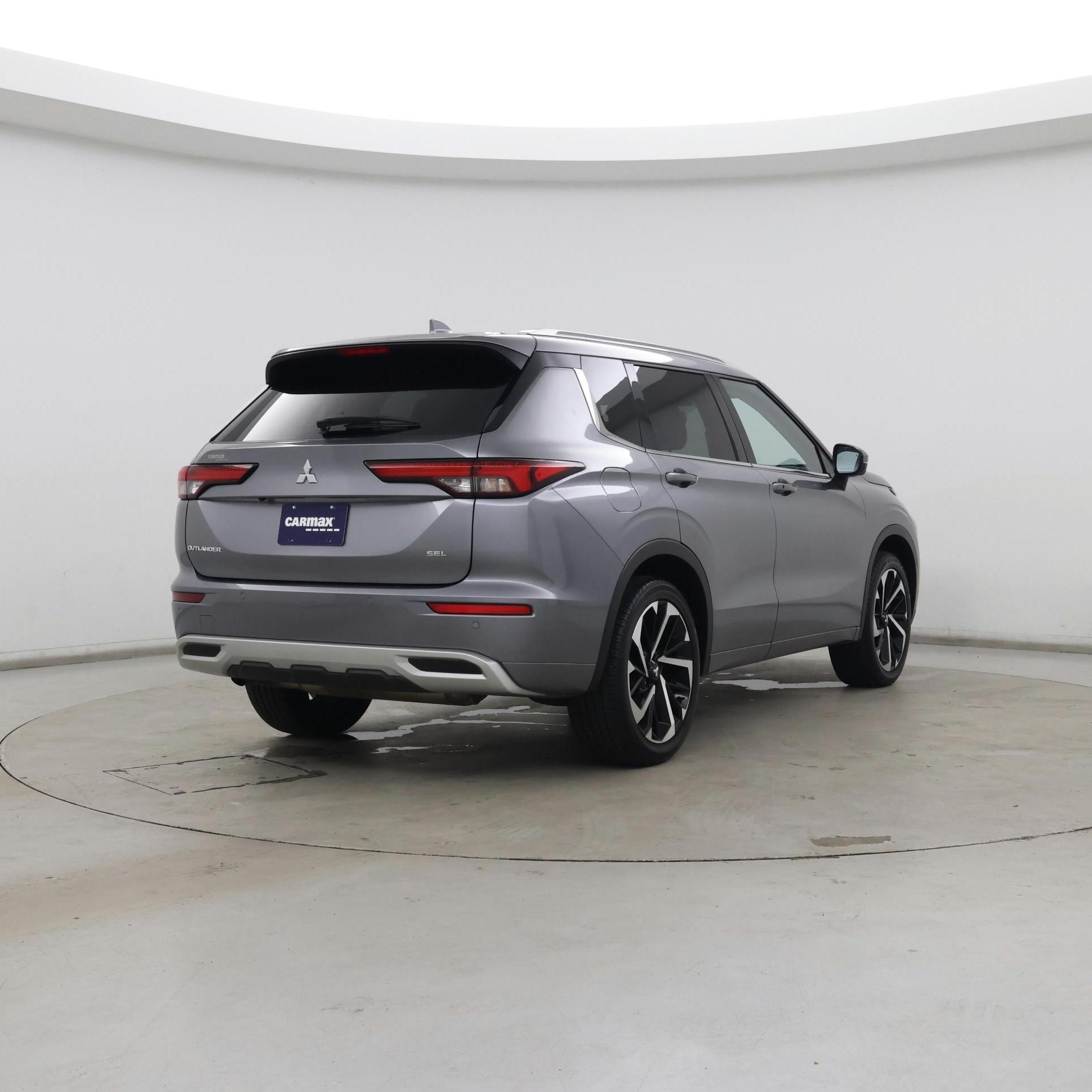 Thumbnail: 2024 Mitsubishi Outlander - 8