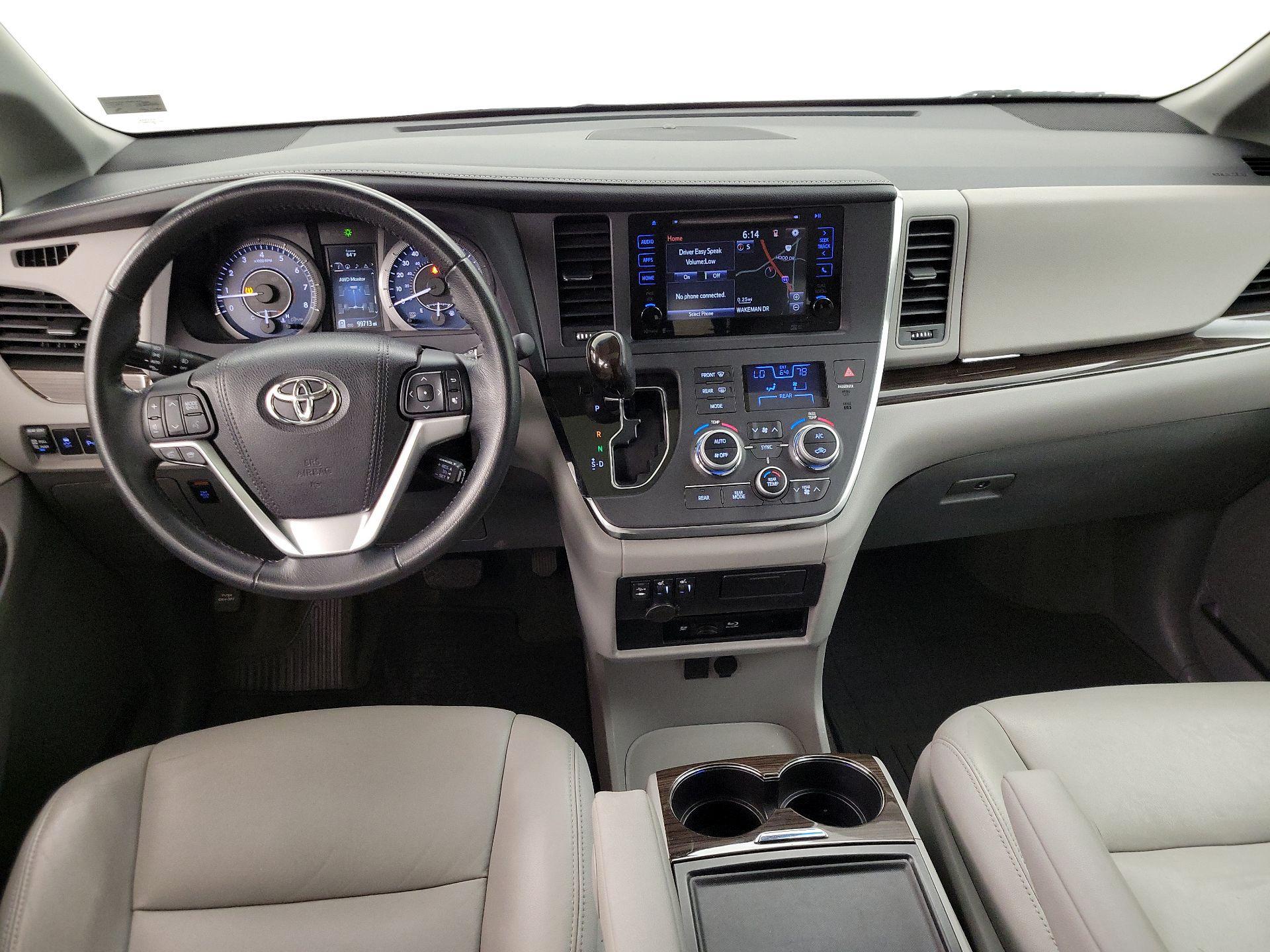 Thumbnail: 2015 Toyota Sienna - 9