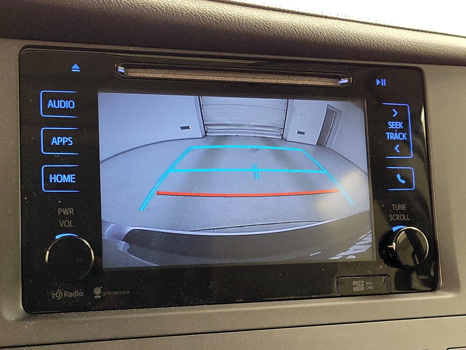 Thumbnail: 2015 Toyota Sienna - 15