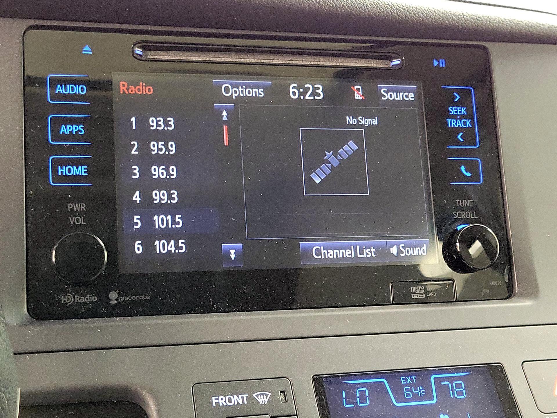 Thumbnail: 2015 Toyota Sienna - 16