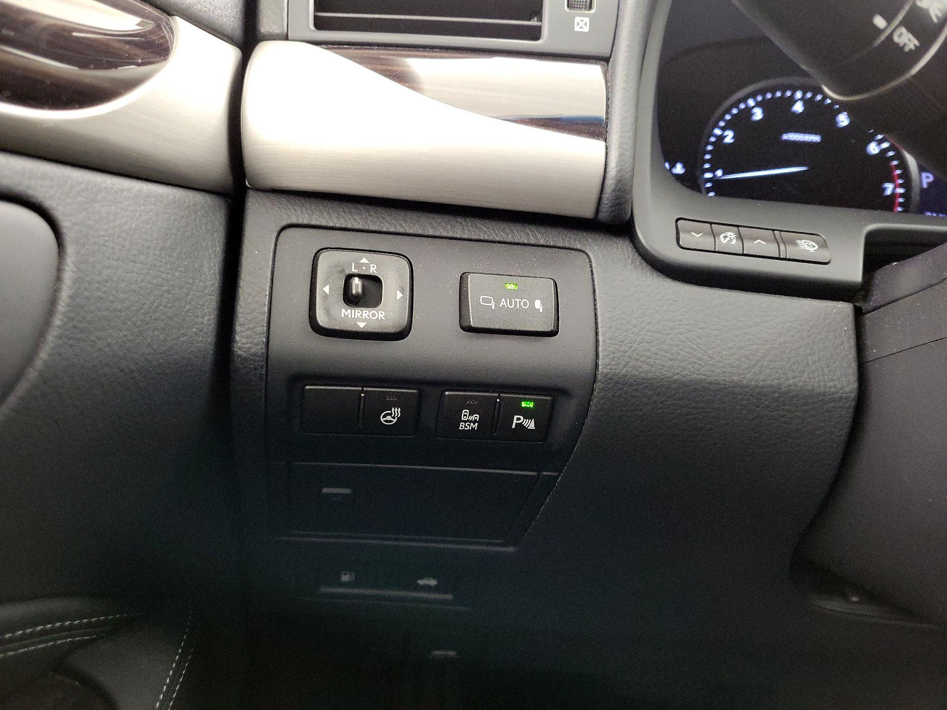 Thumbnail: 2016 Lexus LS - 13