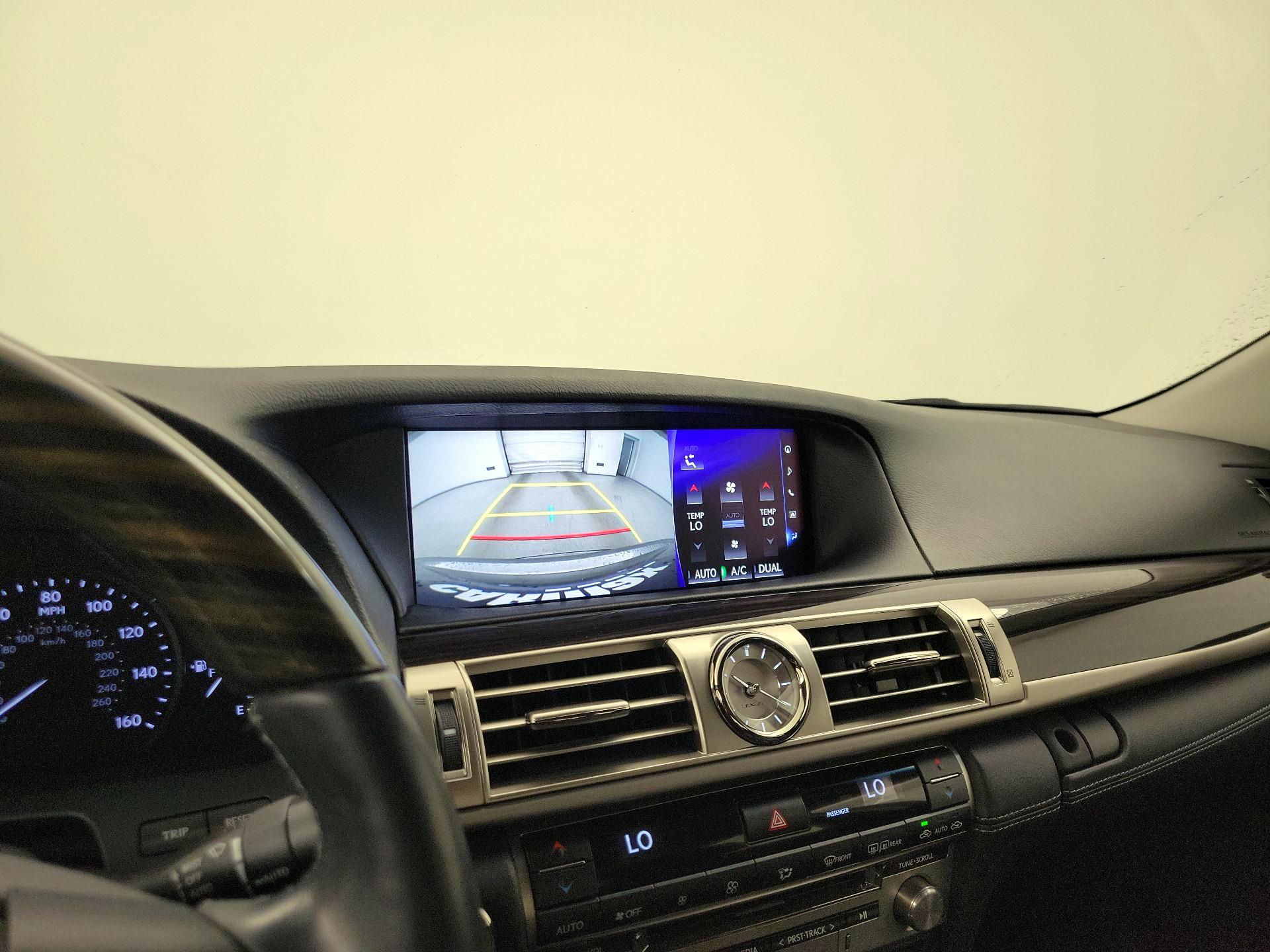 Thumbnail: 2016 Lexus LS - 15