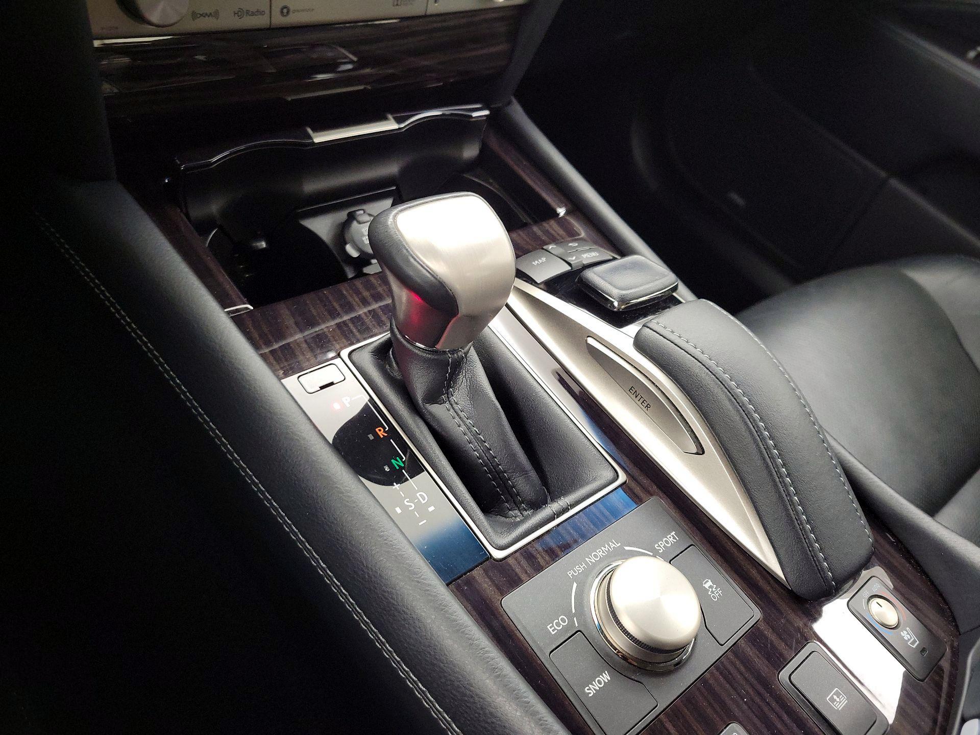 Thumbnail: 2016 Lexus LS - 18