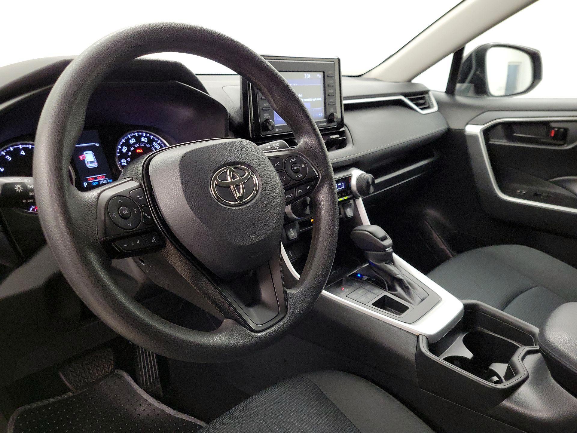 Thumbnail: 2021 Toyota RAV4 - 9