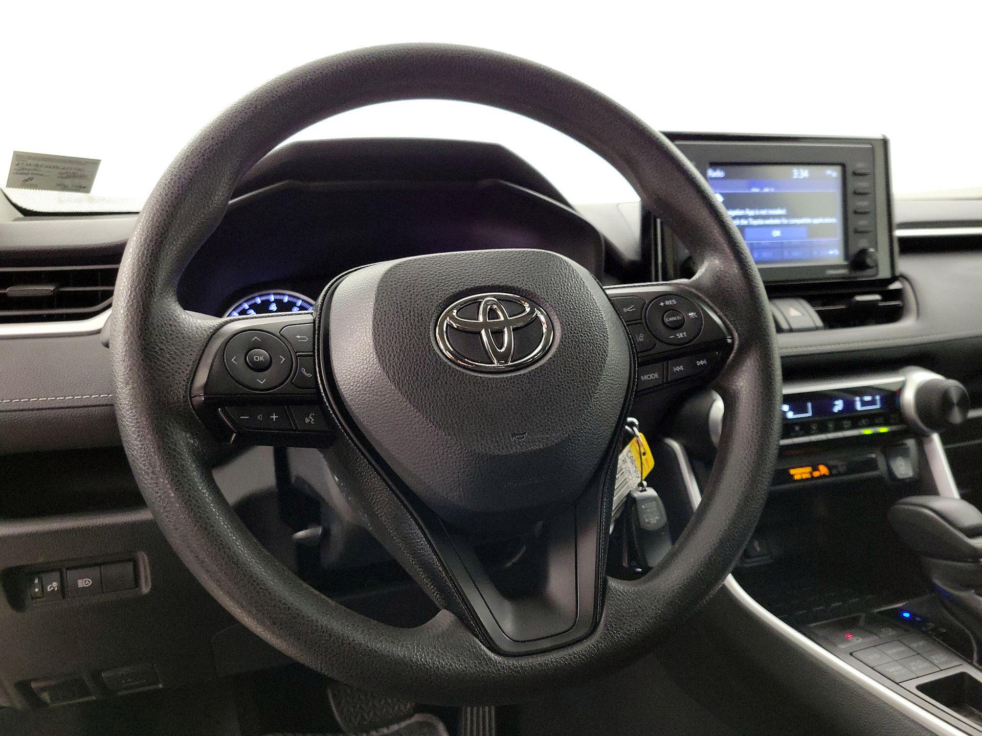 Thumbnail: 2021 Toyota RAV4 - 10