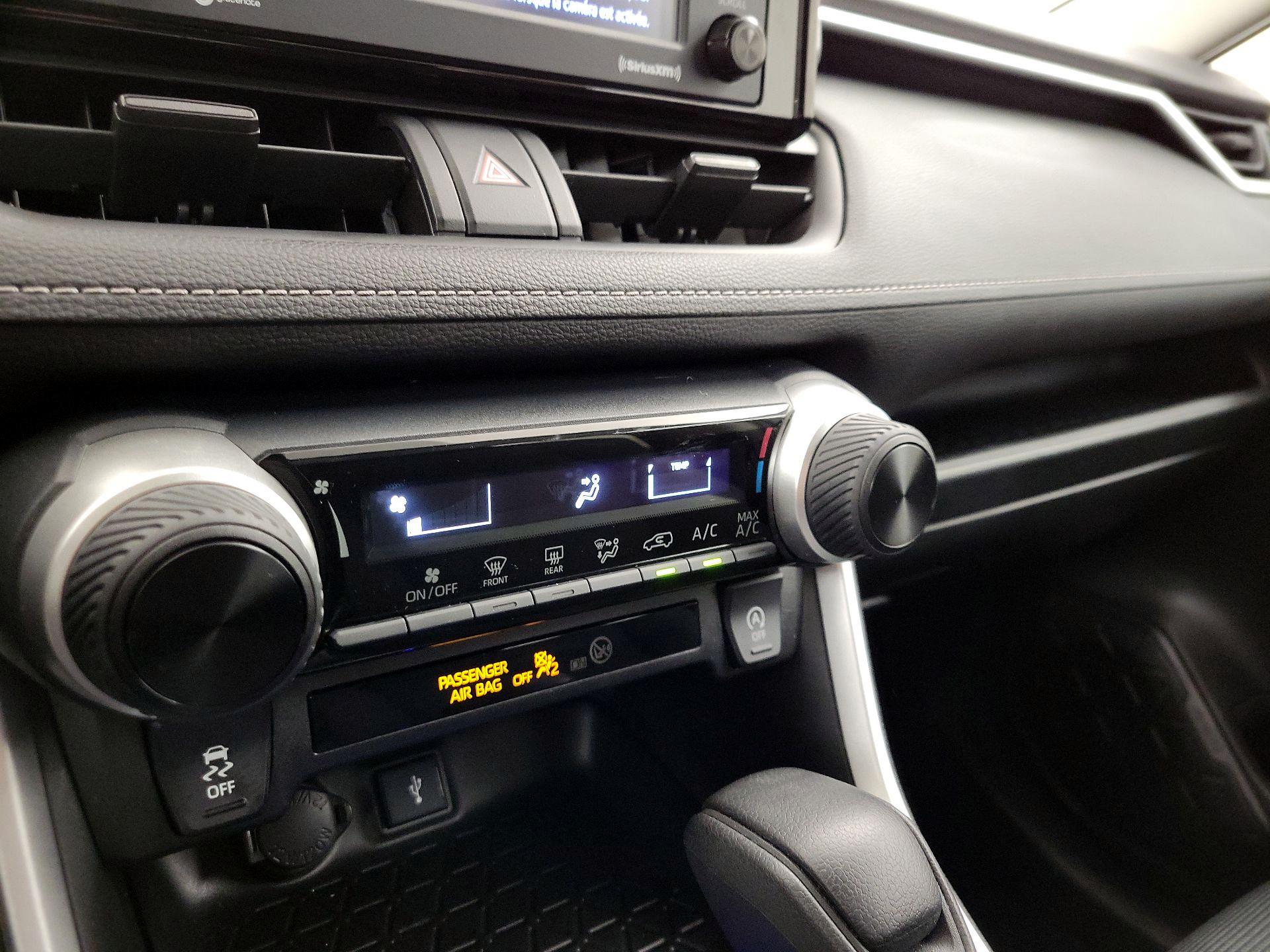 Thumbnail: 2021 Toyota RAV4 - 16
