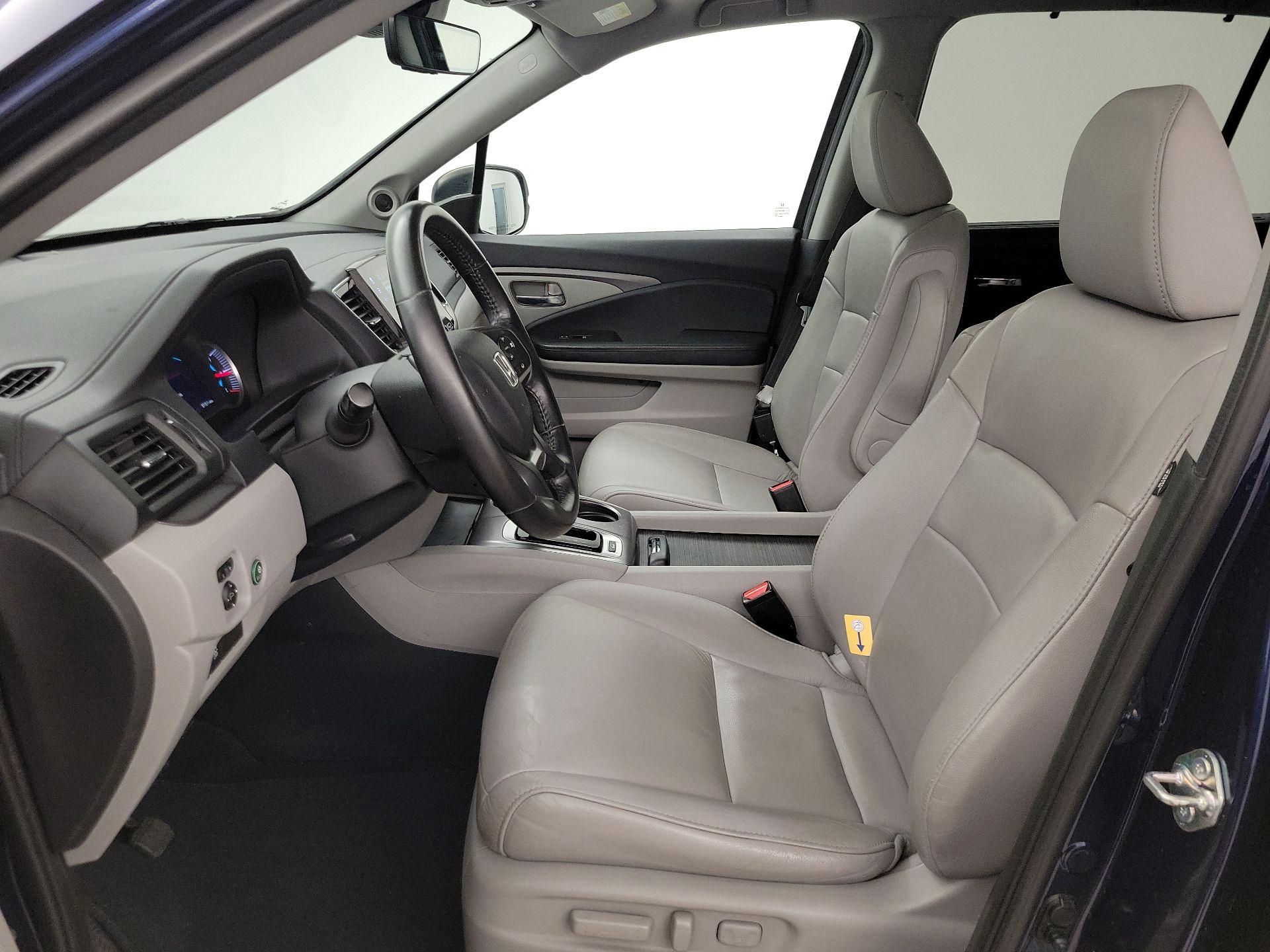 Thumbnail: 2019 Honda Pilot - 11