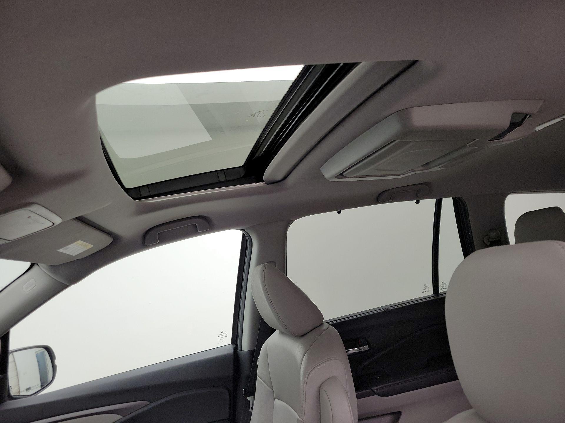 Thumbnail: 2019 Honda Pilot - 20