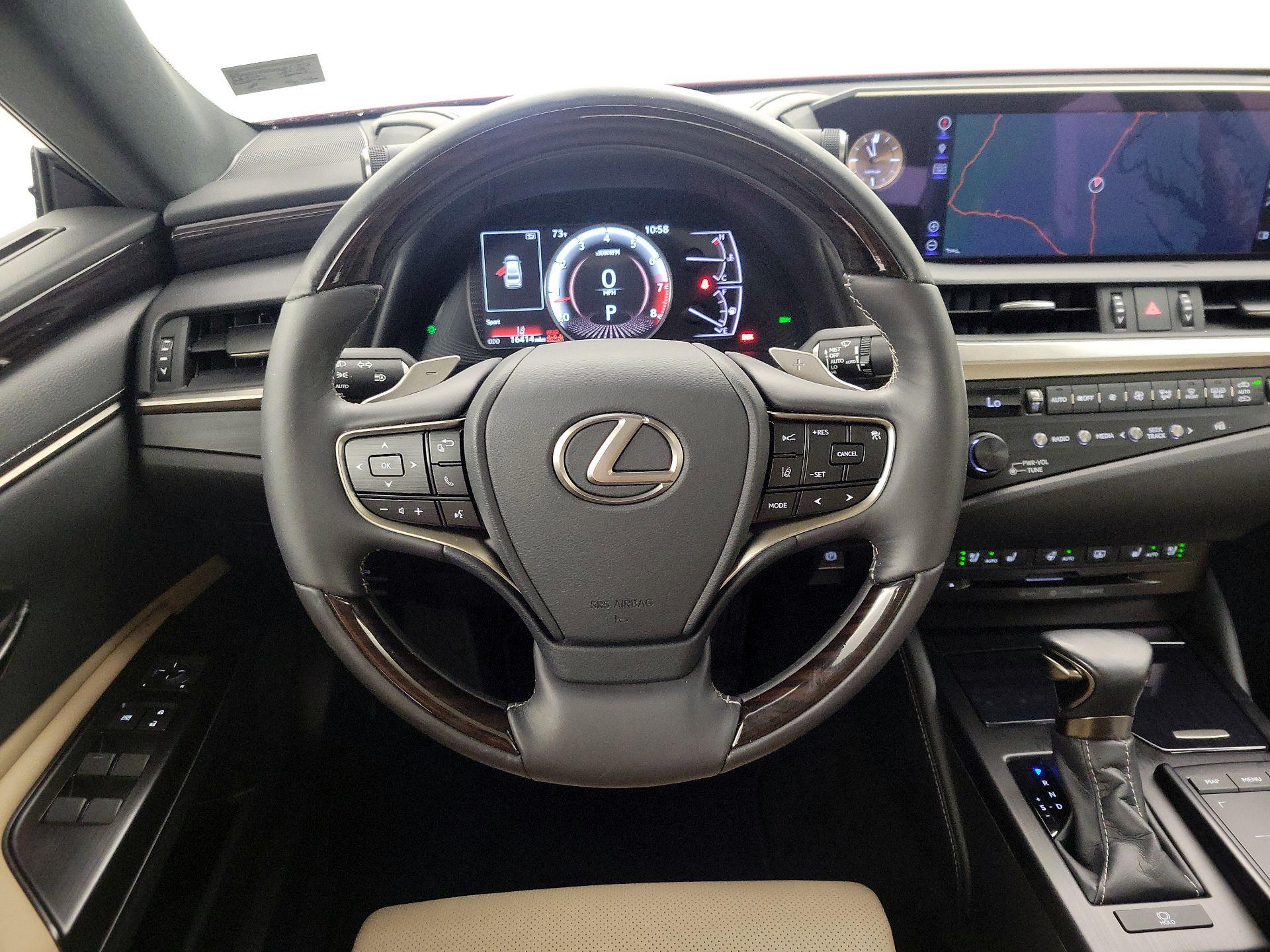 Thumbnail: 2019 Lexus ES - 10