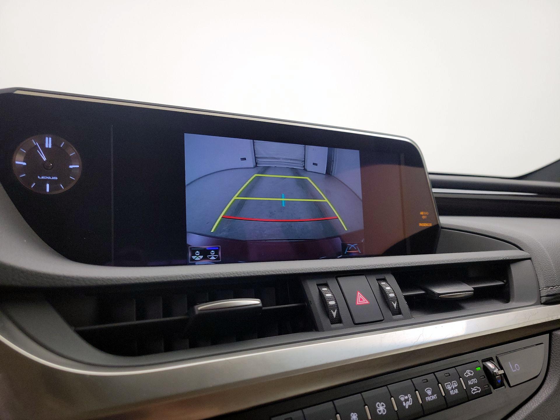 Thumbnail: 2019 Lexus ES - 15