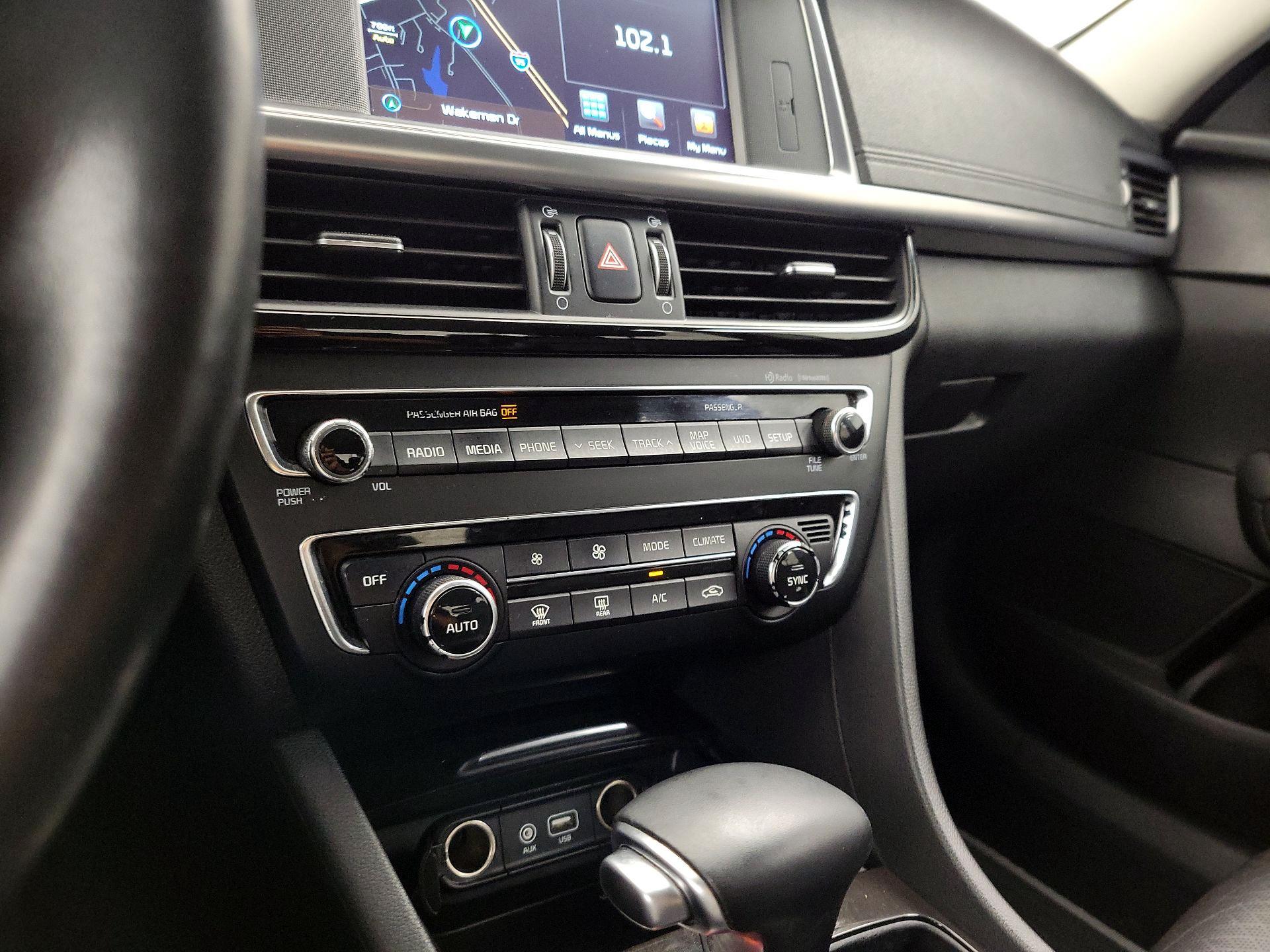 Thumbnail: 2016 Kia Optima - 17