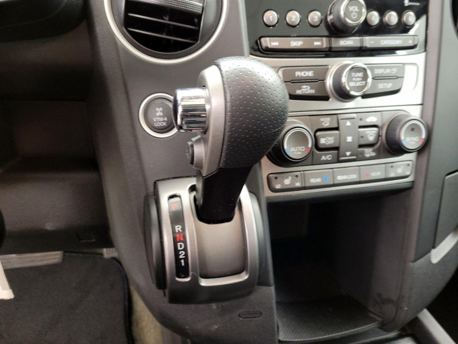 Thumbnail: 2015 Honda Pilot - 17