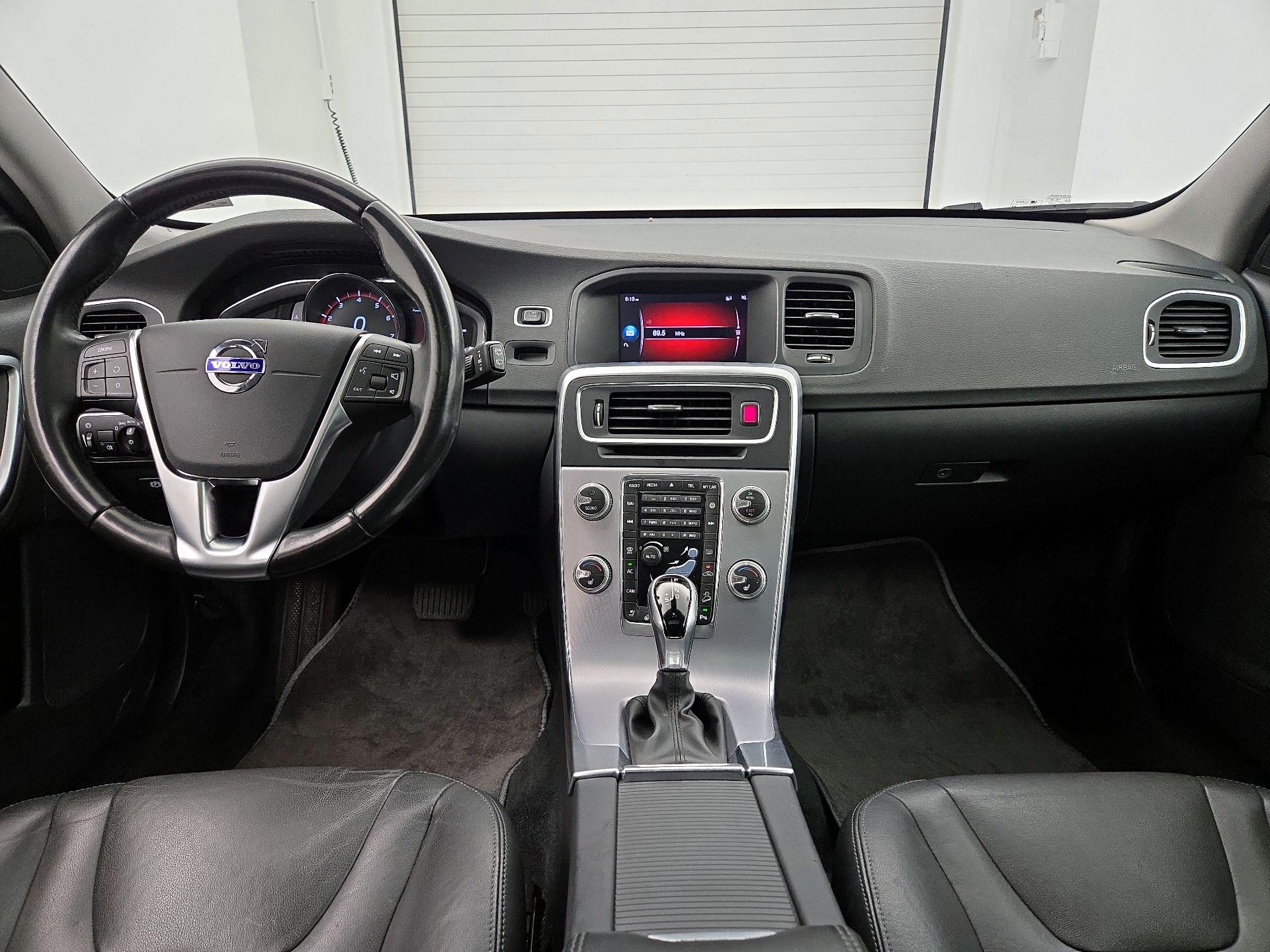 Thumbnail: 2018 Volvo S60 - 9