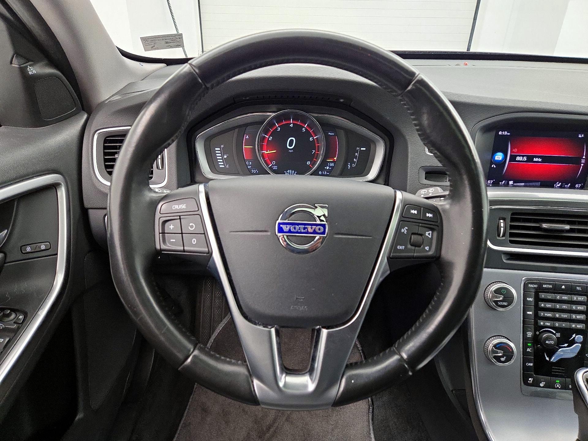 Thumbnail: 2018 Volvo S60 - 10