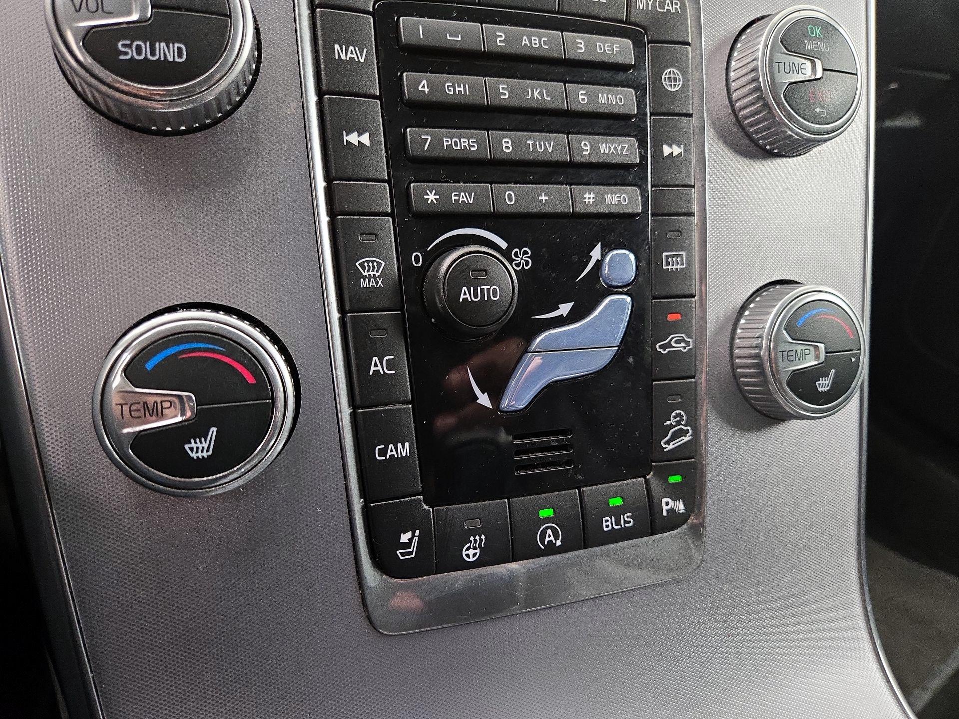 Thumbnail: 2018 Volvo S60 - 16