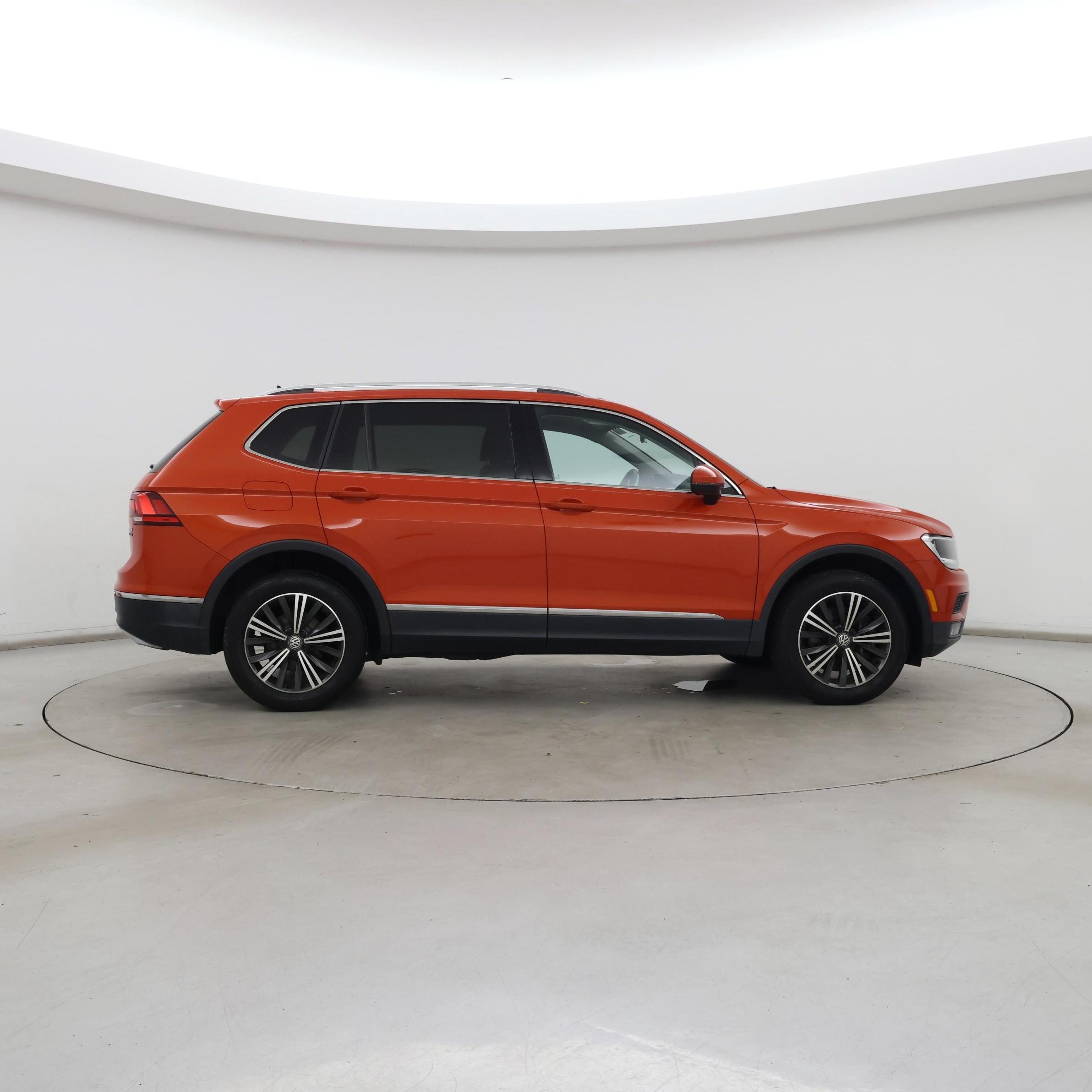 Thumbnail: 2018 Volkswagen Tiguan - 7