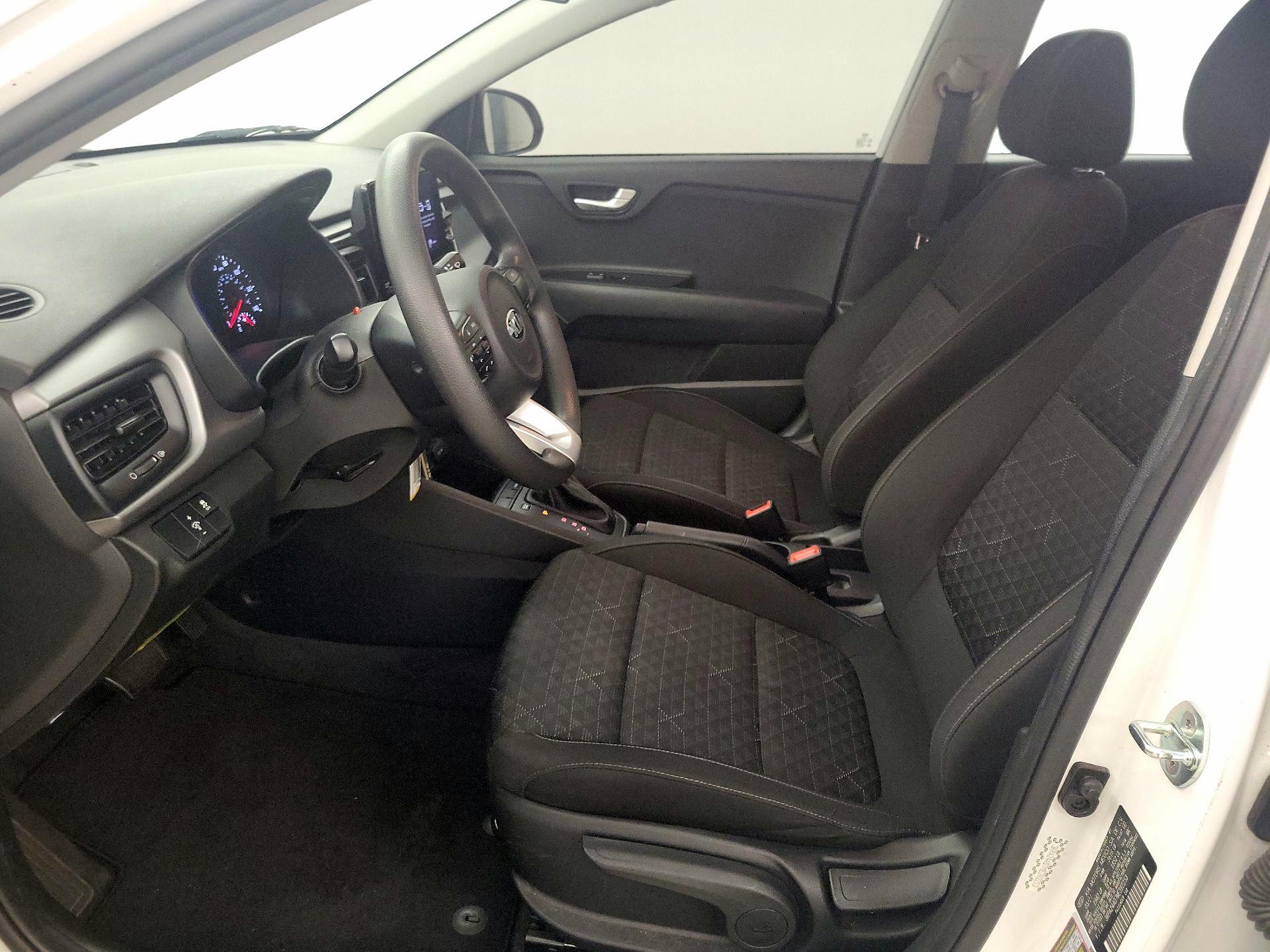 Thumbnail: 2021 Kia Rio - 11