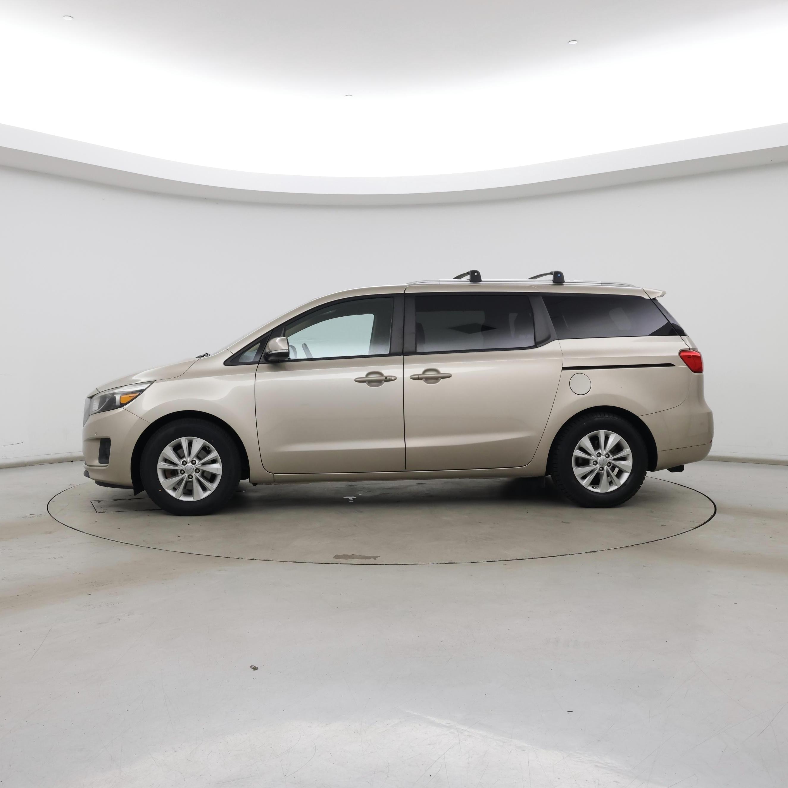 Thumbnail: 2017 Kia Sedona - 3