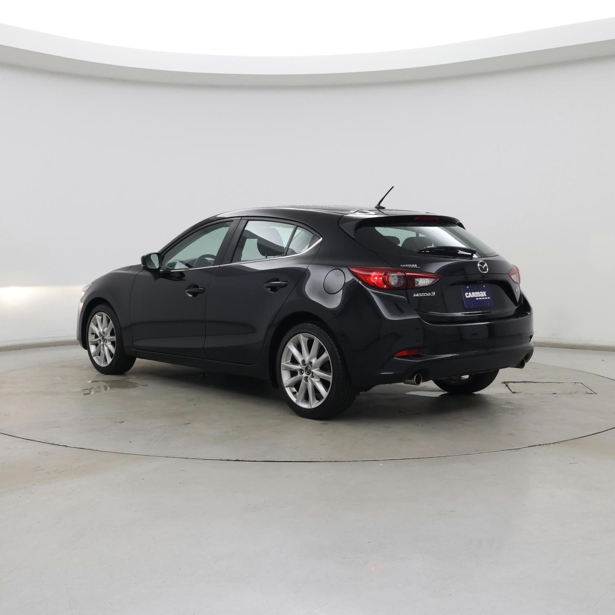 Thumbnail: 2017 Mazda Mazda3 - 2