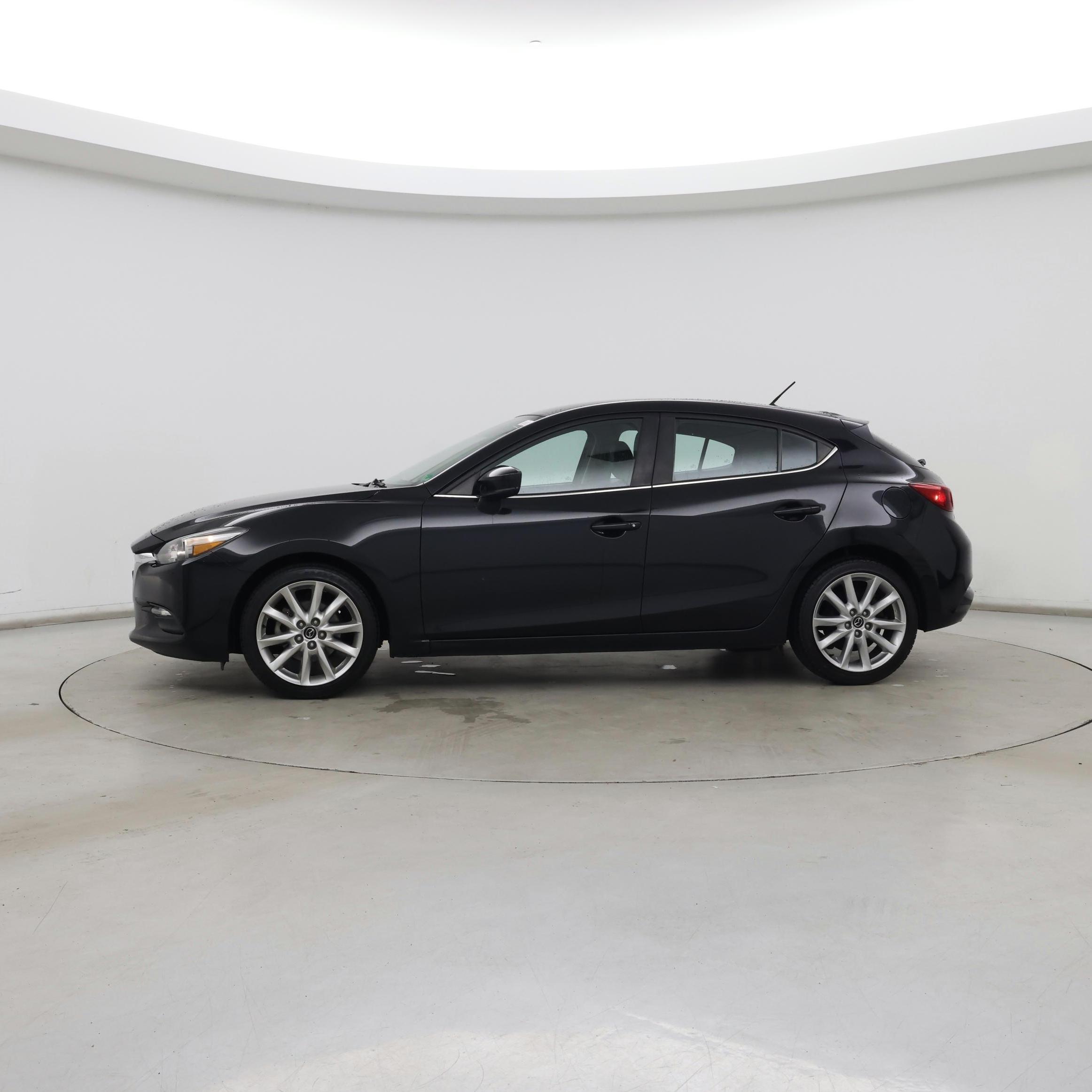 Thumbnail: 2017 Mazda Mazda3 - 3