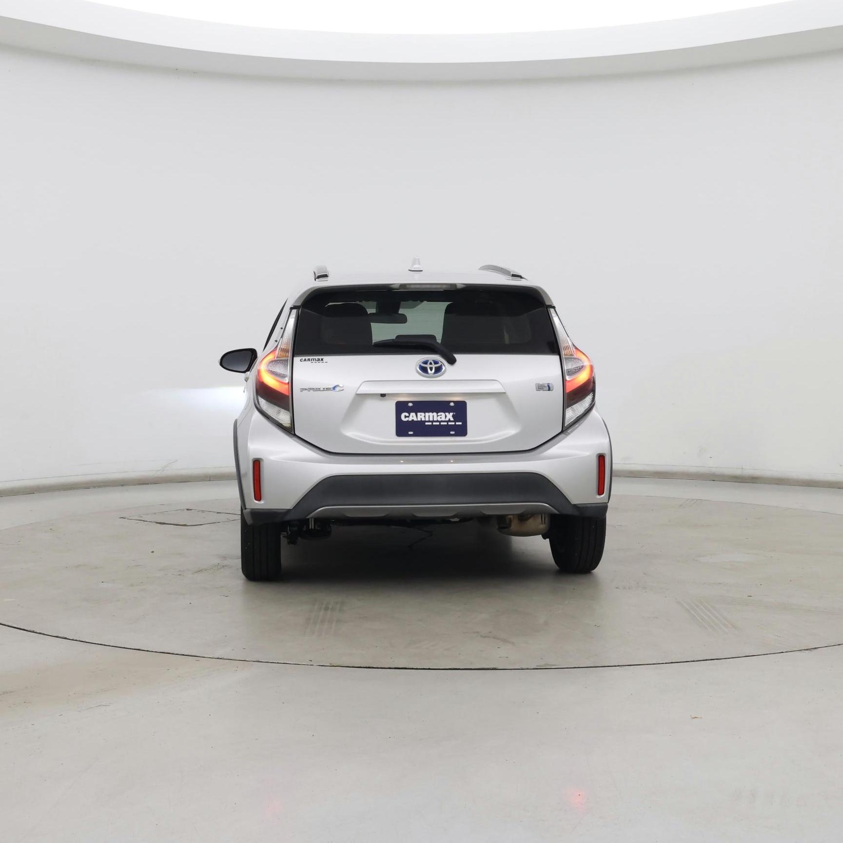 Thumbnail: 2018 Toyota Prius c - 6