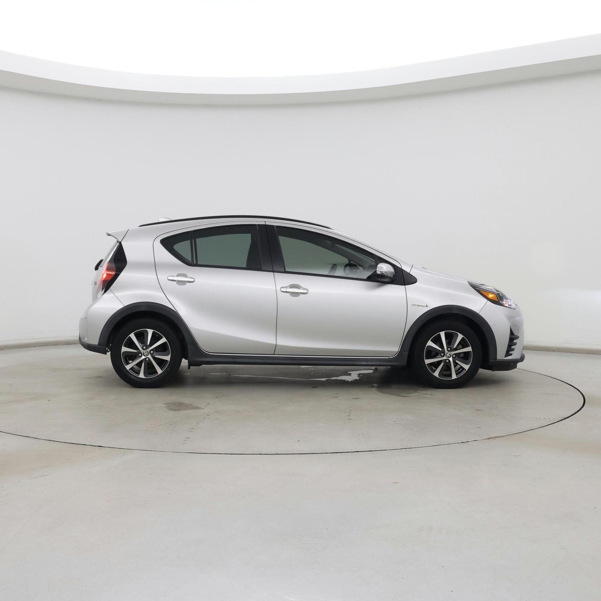 Thumbnail: 2018 Toyota Prius c - 7