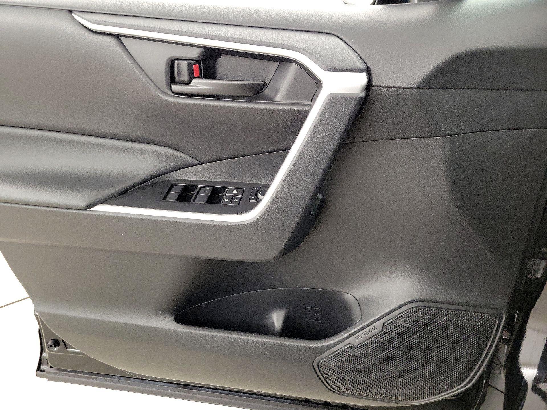 Thumbnail: 2023 Toyota RAV4 - 12