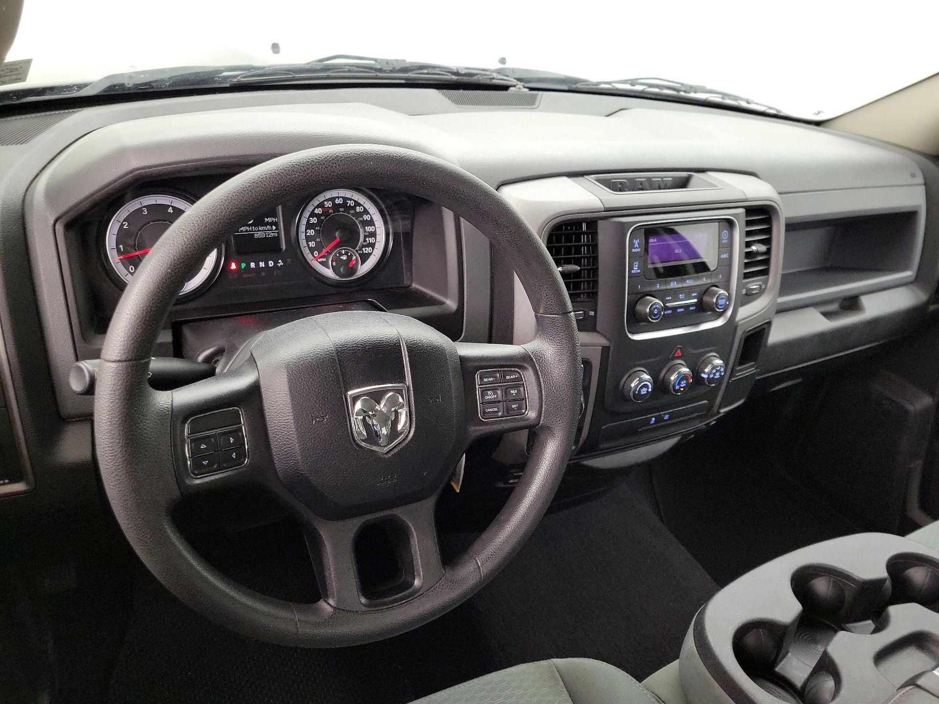 Thumbnail: 2019 RAM 1500 Classic - 9