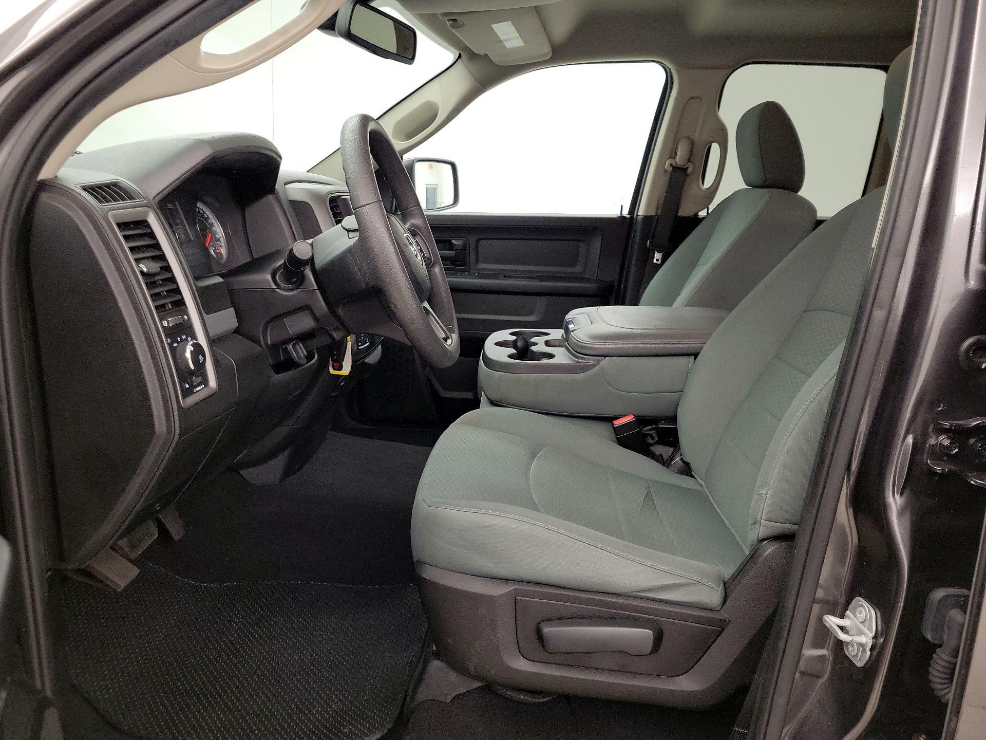 Thumbnail: 2019 RAM 1500 Classic - 11