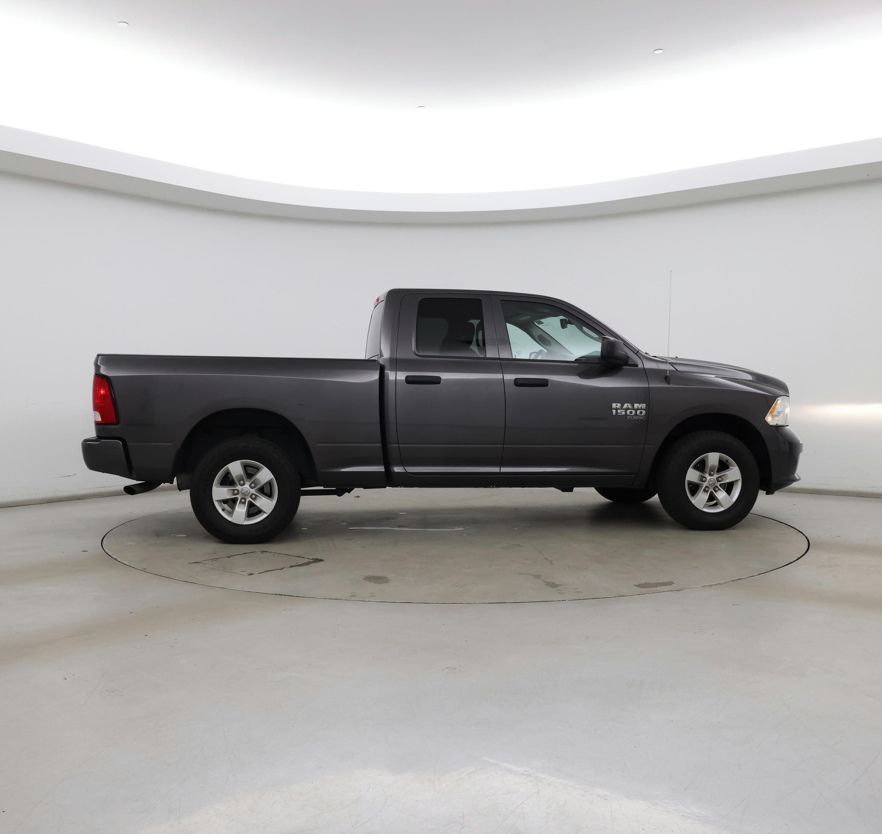 Thumbnail: 2019 RAM 1500 Classic - 7