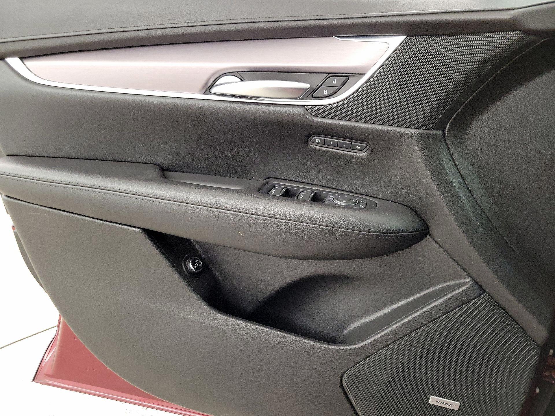 Thumbnail: 2018 Cadillac XT5 - 12