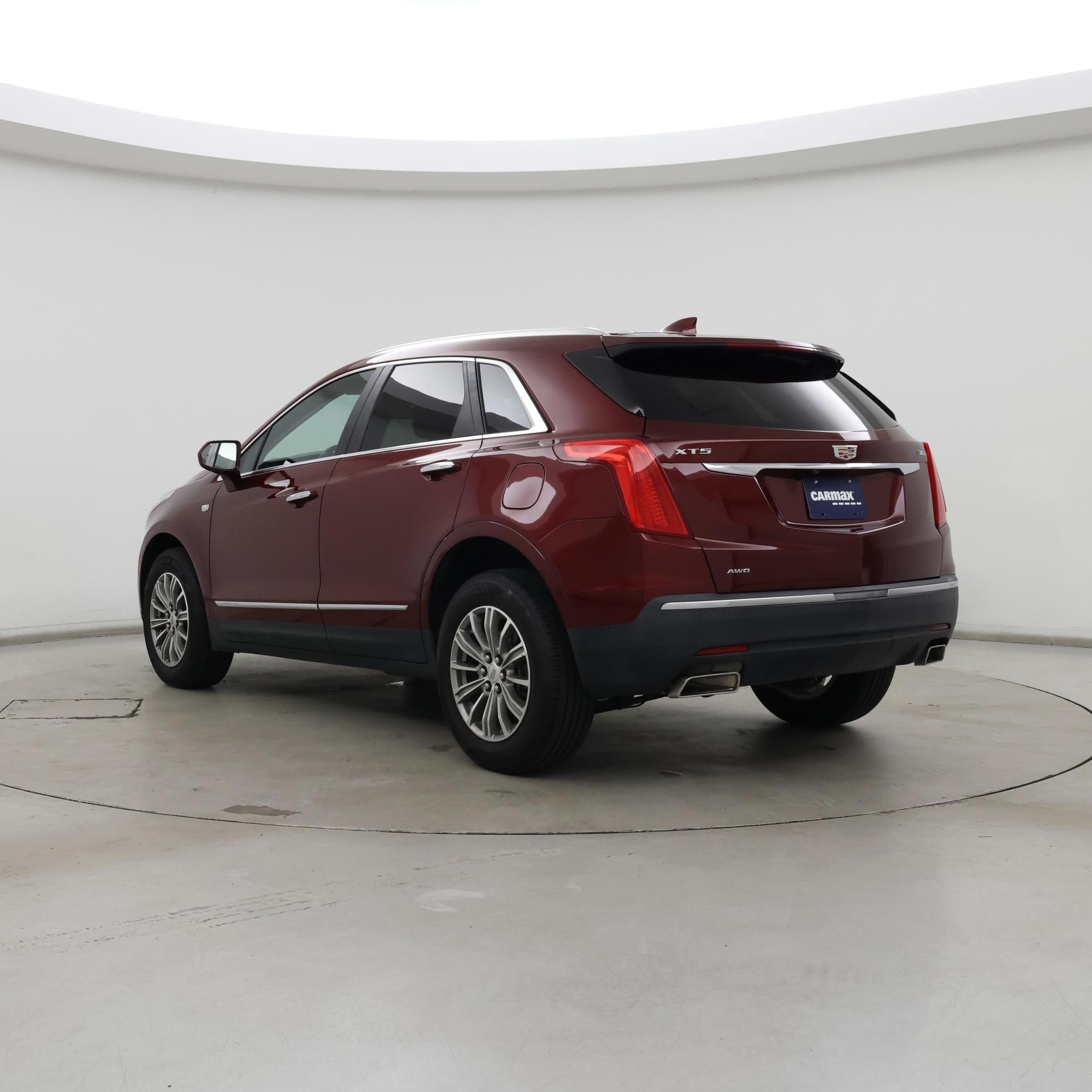 Thumbnail: 2018 Cadillac XT5 - 2