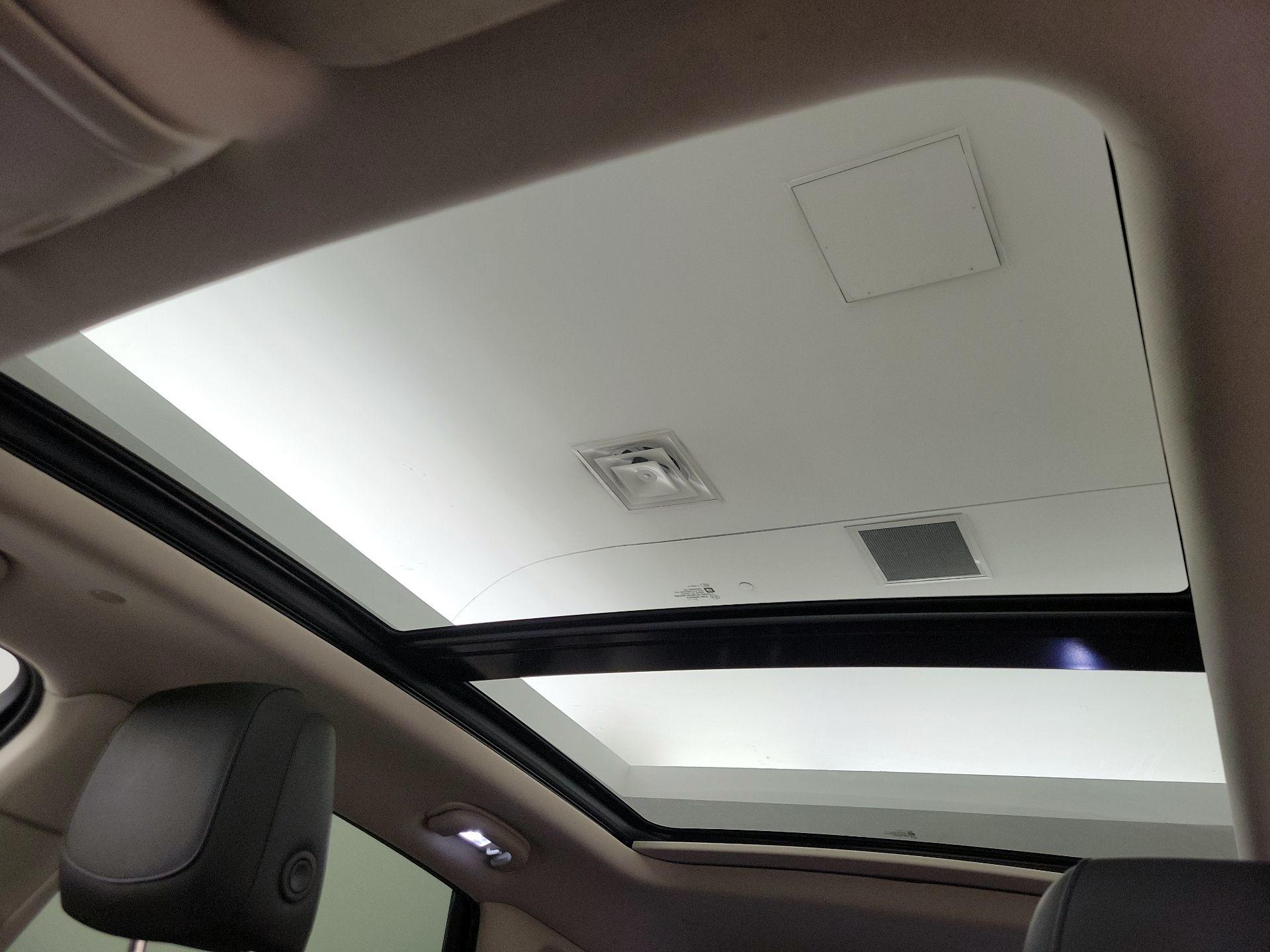 Thumbnail: 2018 Cadillac XT5 - 20