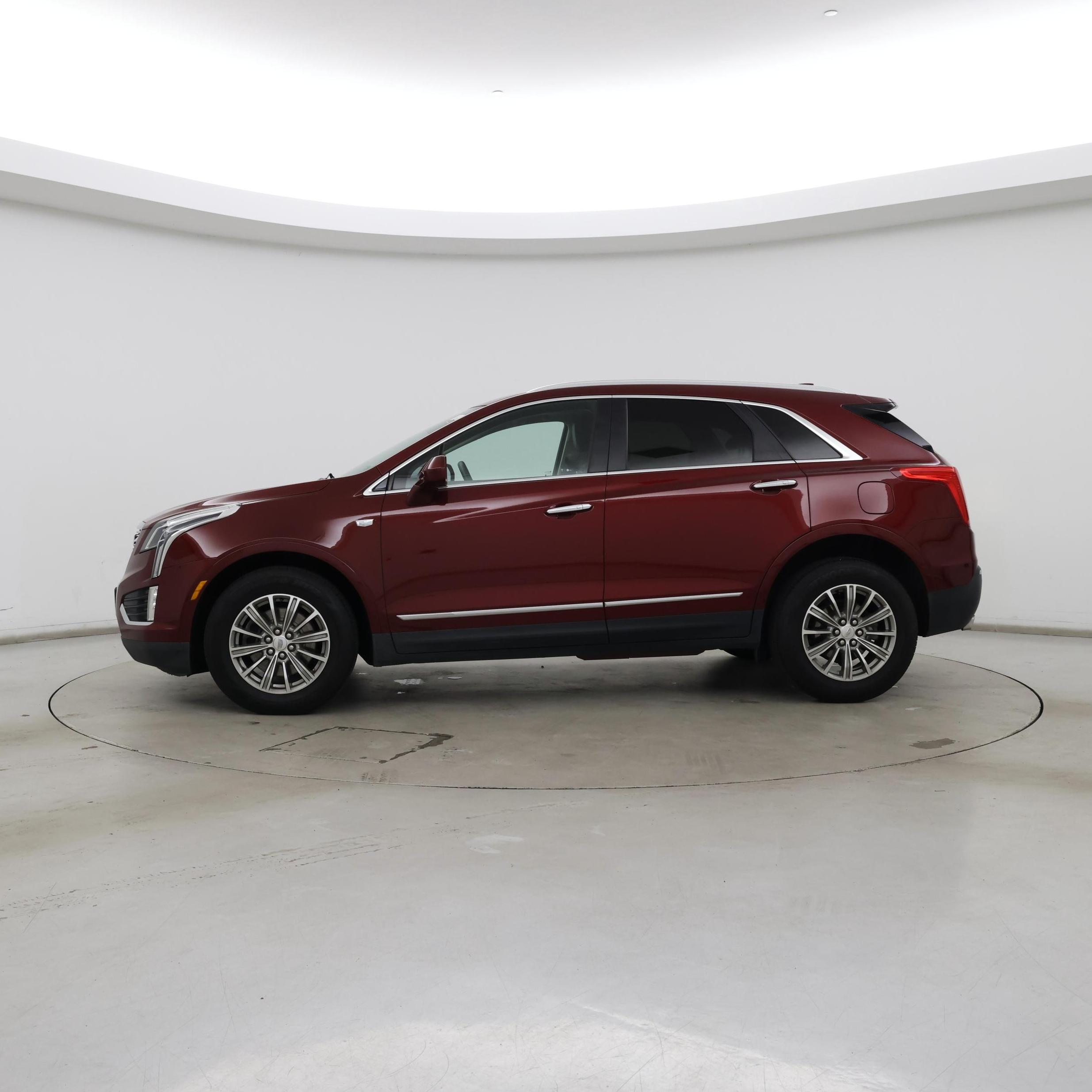 Thumbnail: 2018 Cadillac XT5 - 3