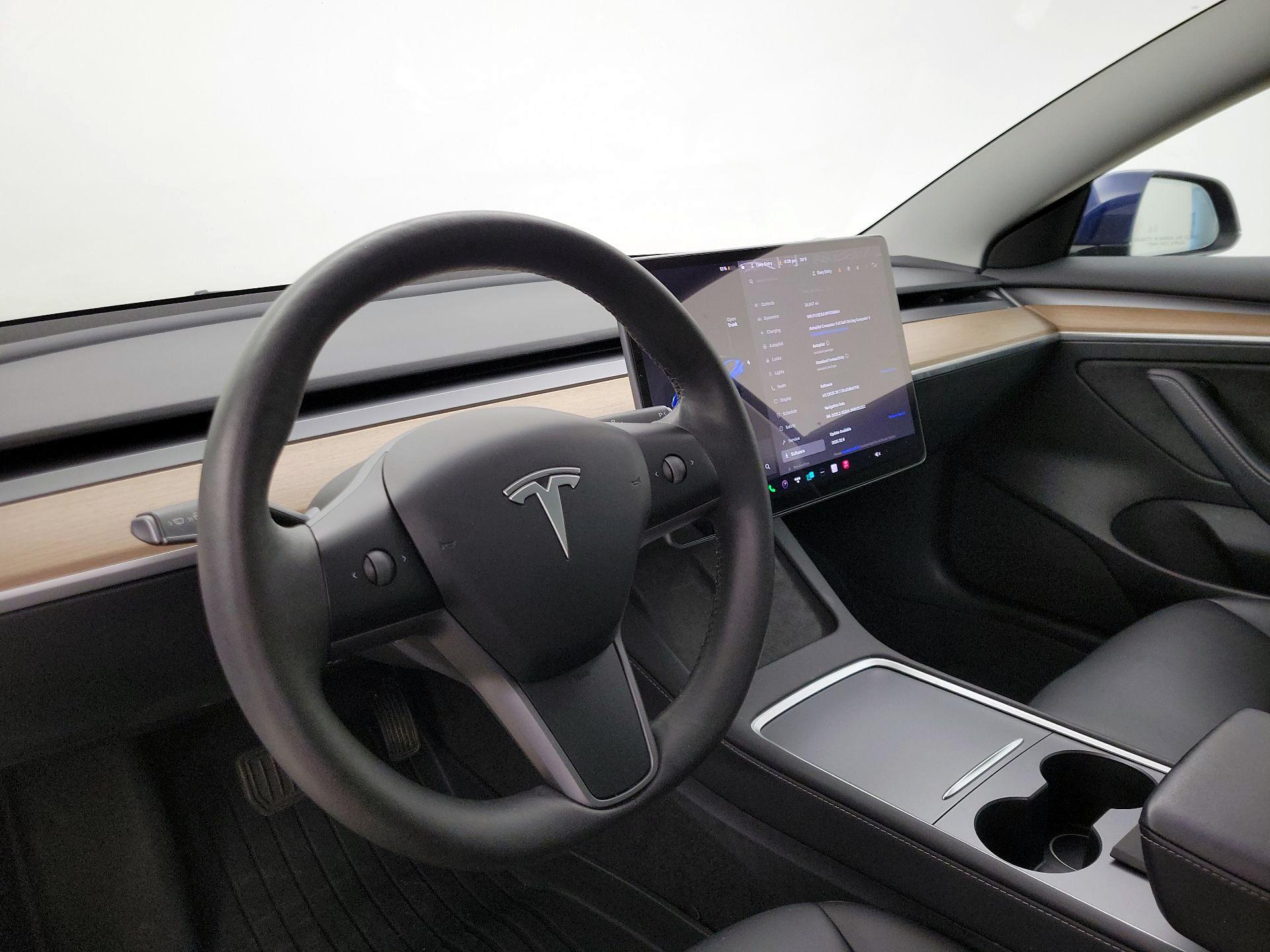 Thumbnail: 2023 Tesla Model 3 - 9