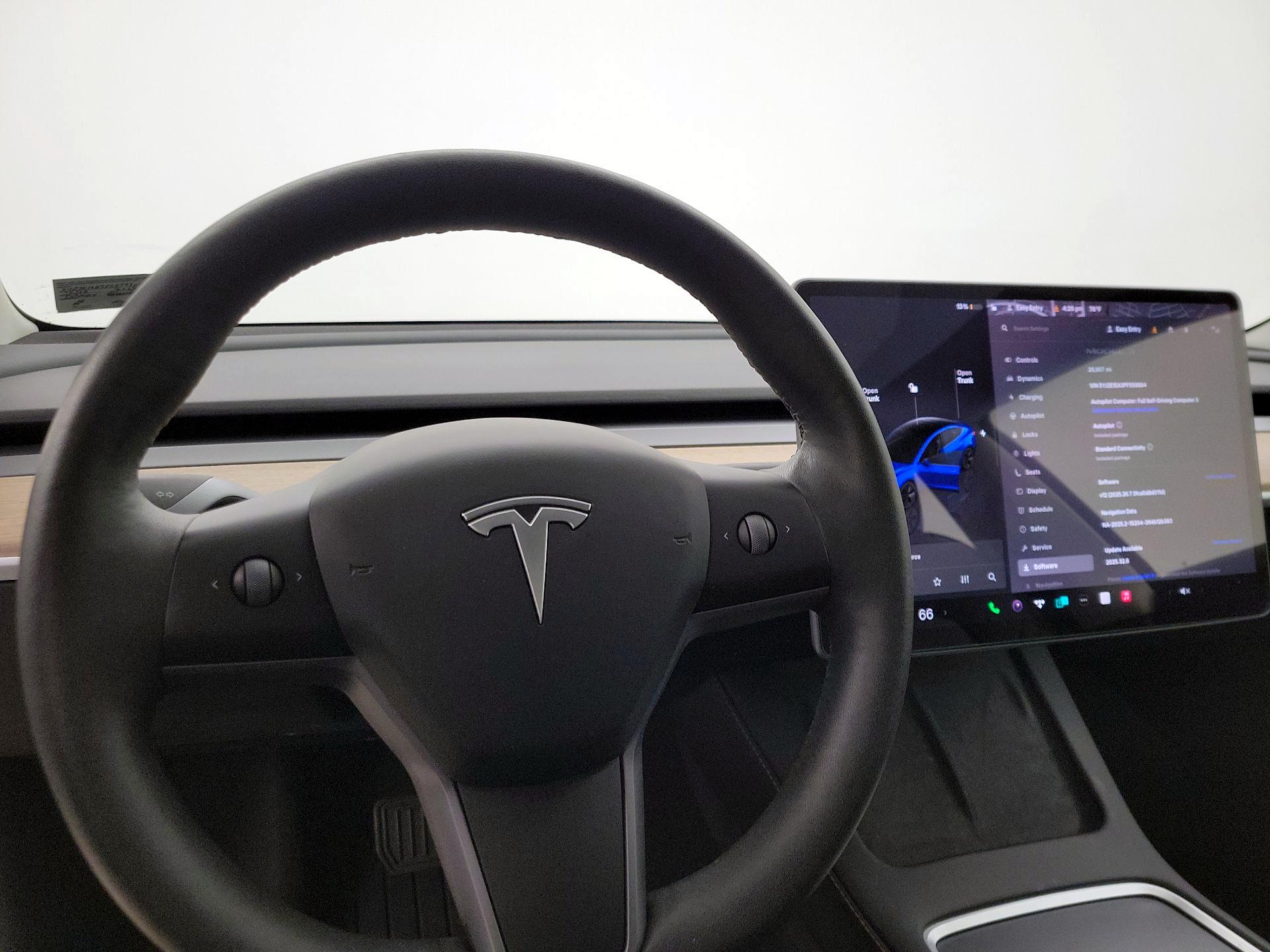 Thumbnail: 2023 Tesla Model 3 - 10