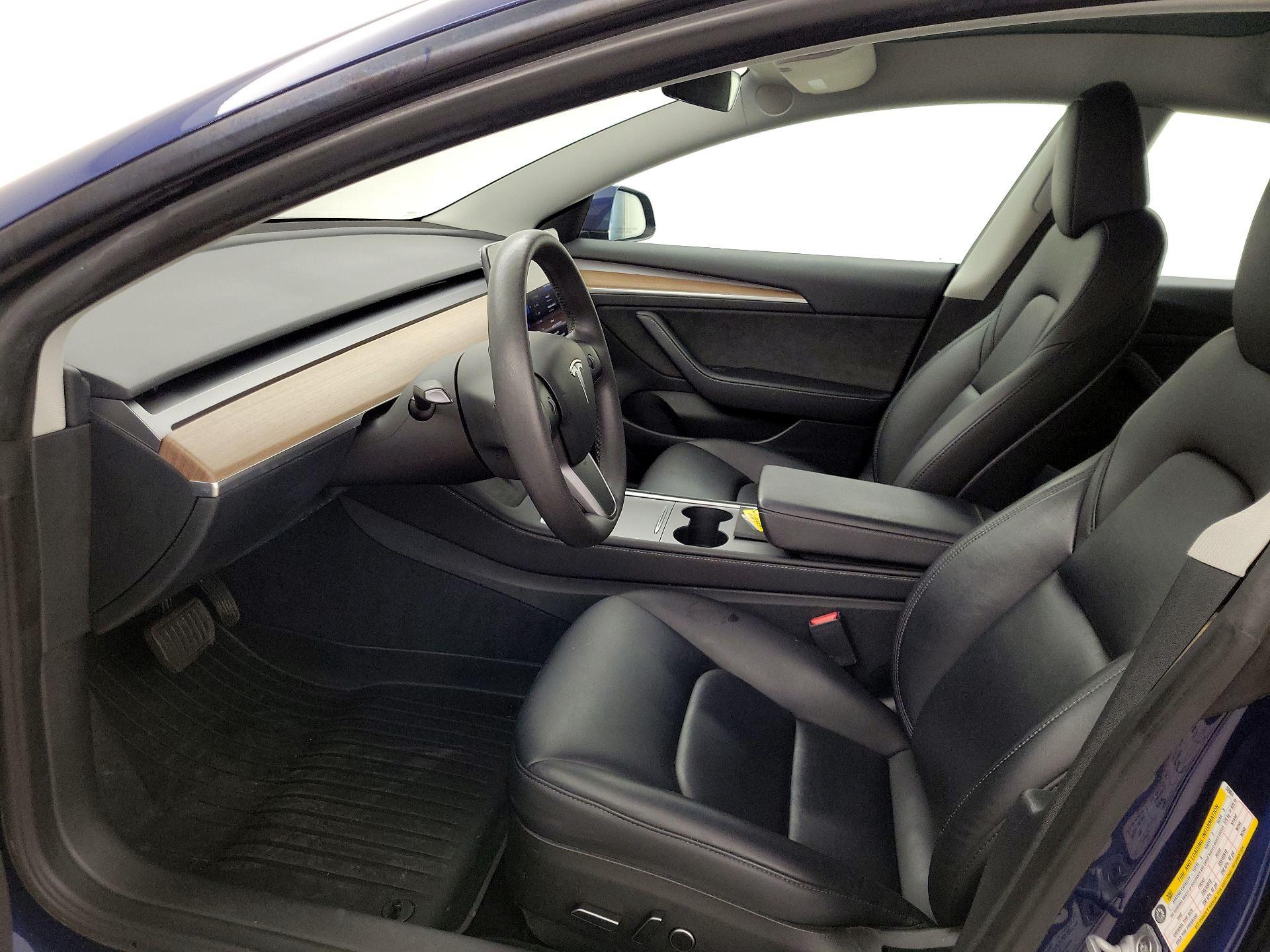 Thumbnail: 2023 Tesla Model 3 - 11