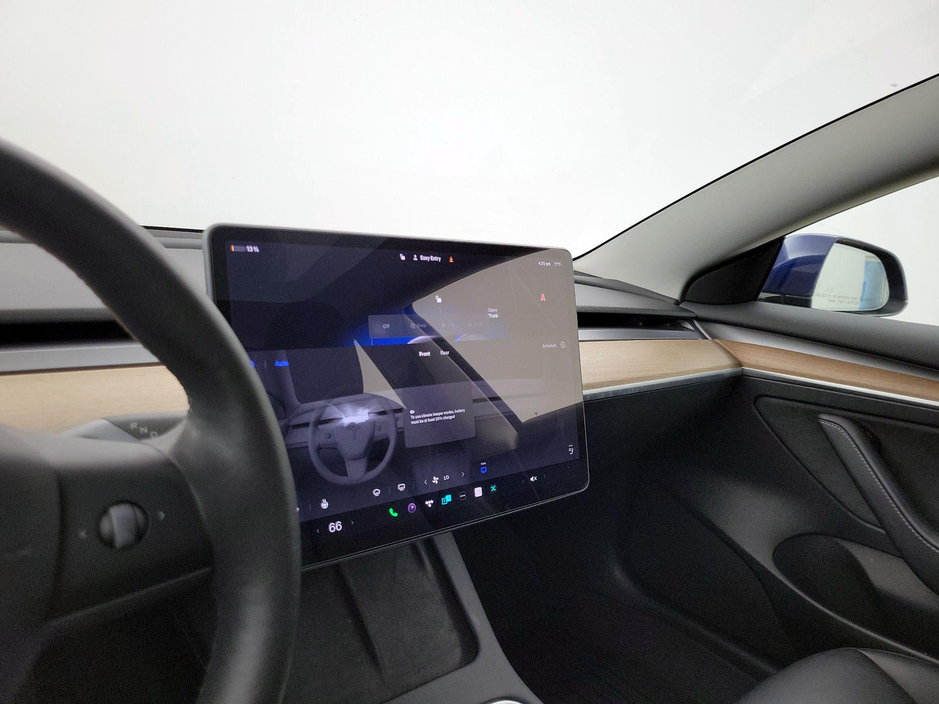 Thumbnail: 2023 Tesla Model 3 - 16