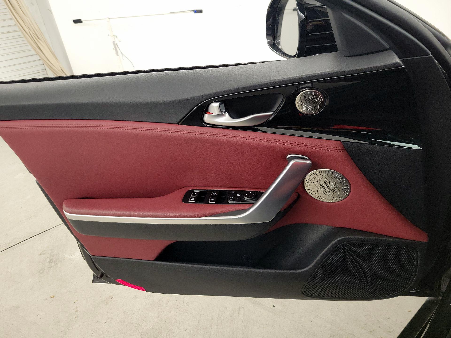 Thumbnail: 2020 Kia Stinger - 12