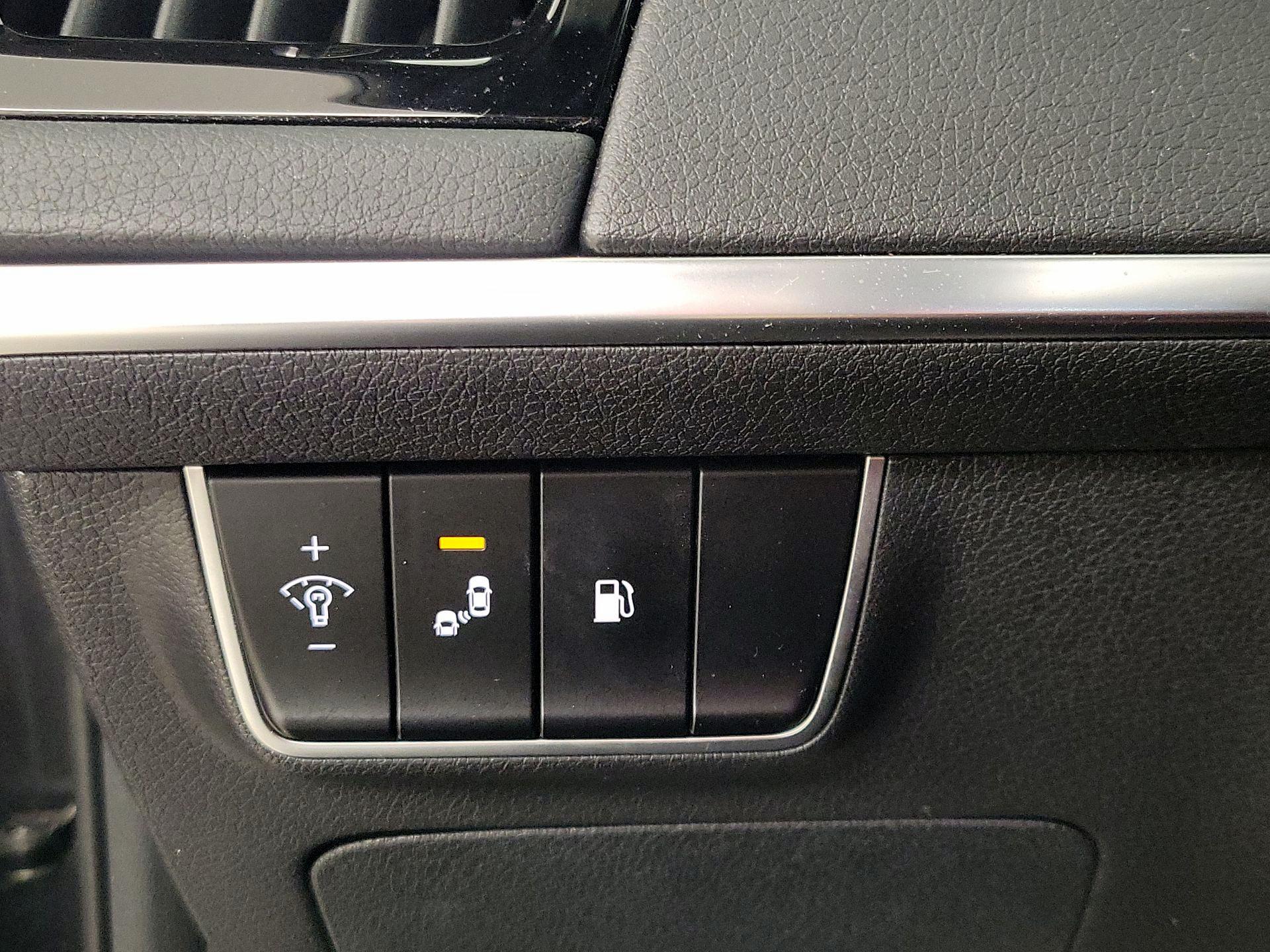 Thumbnail: 2020 Kia Stinger - 13