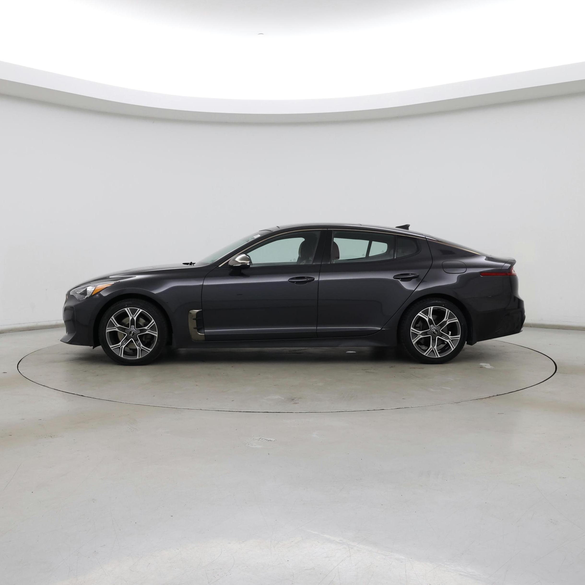 Thumbnail: 2020 Kia Stinger - 3