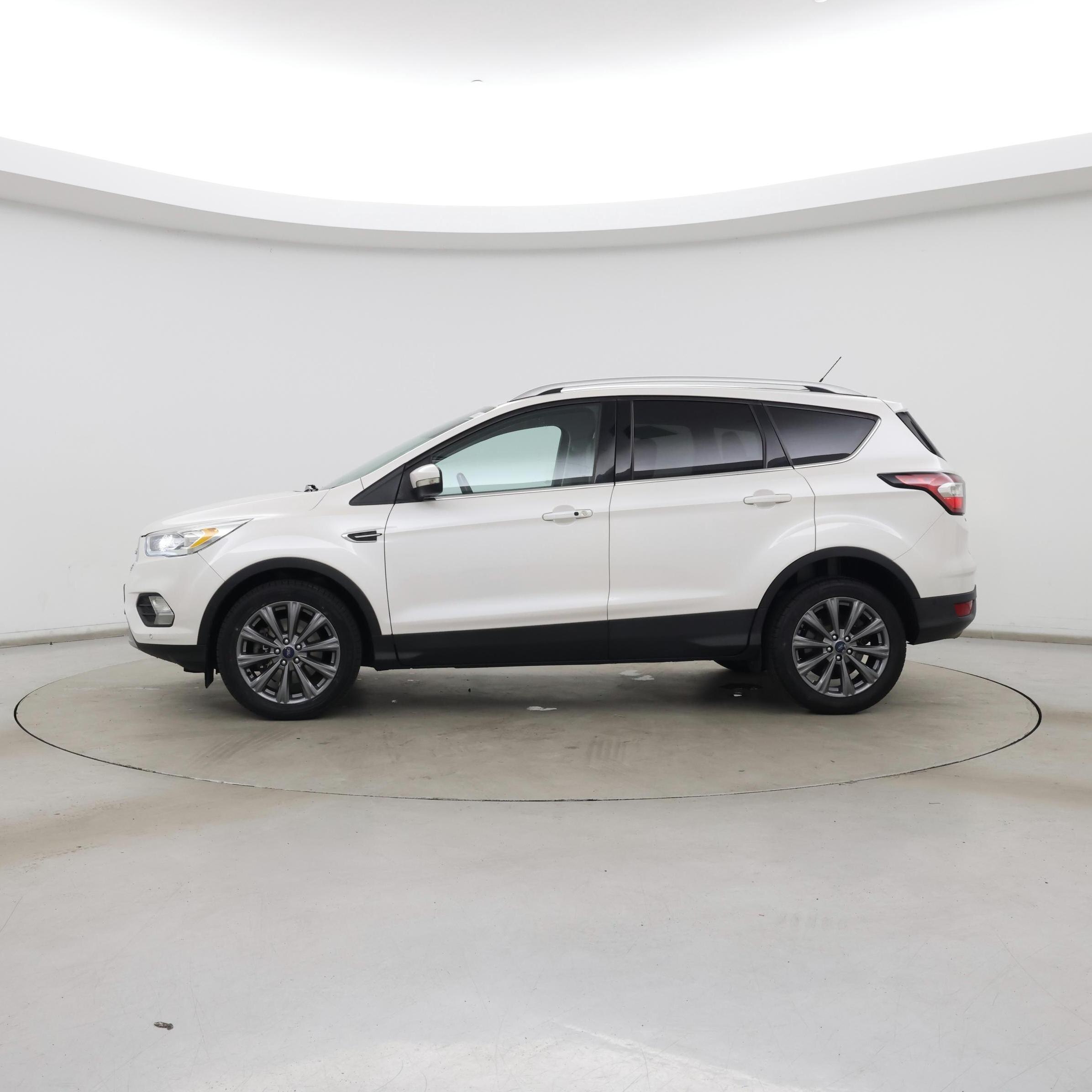 Thumbnail: 2017 Ford Escape - 3